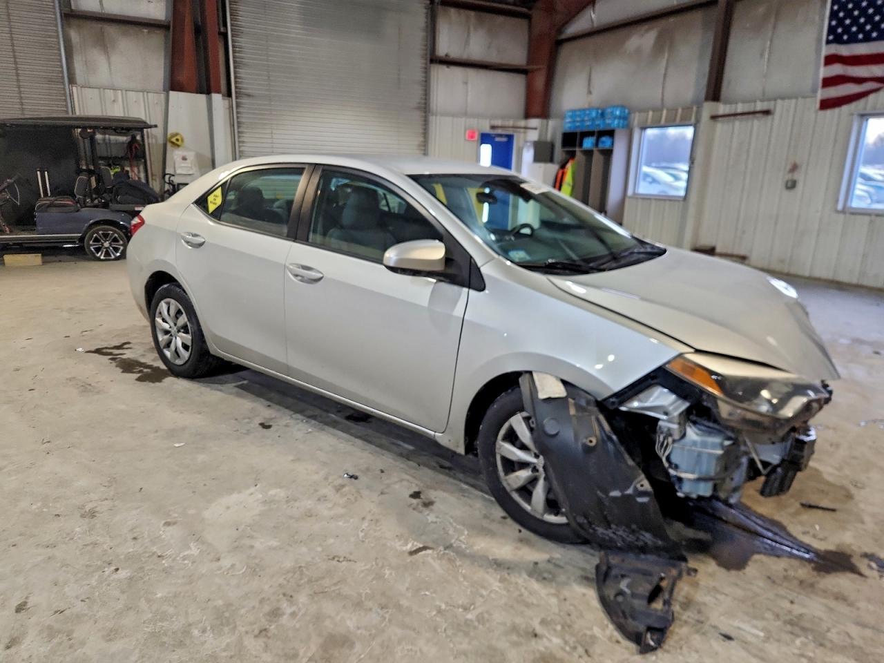 2015 TOYOTA COROLLA L photo 4