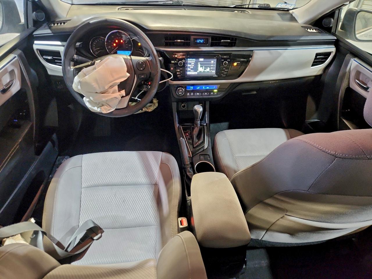 2015 TOYOTA COROLLA L photo 8