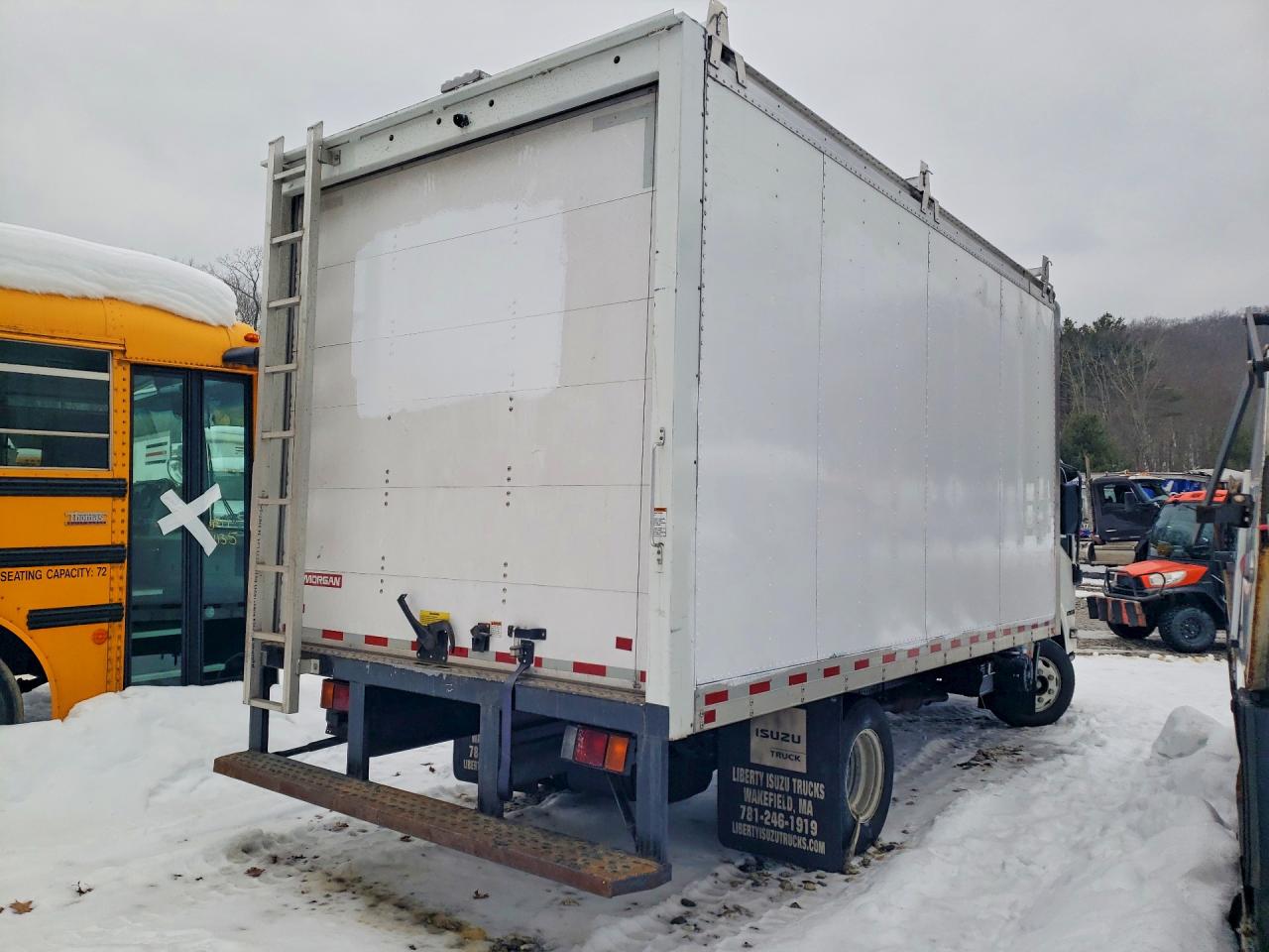 2024 ISUZU NPR BOX TRUCK photo 3