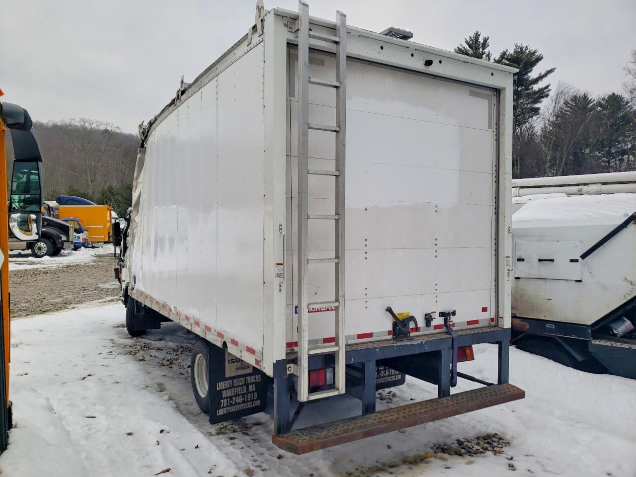 2024 ISUZU NPR BOX TRUCK photo 2