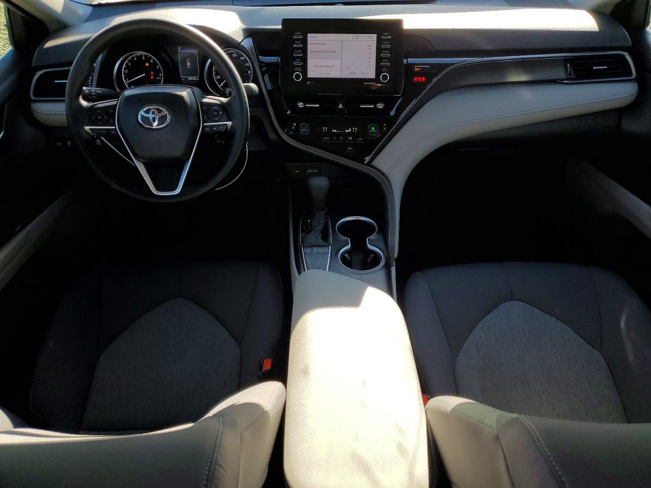 2024 TOYOTA CAMRY LE photo 8