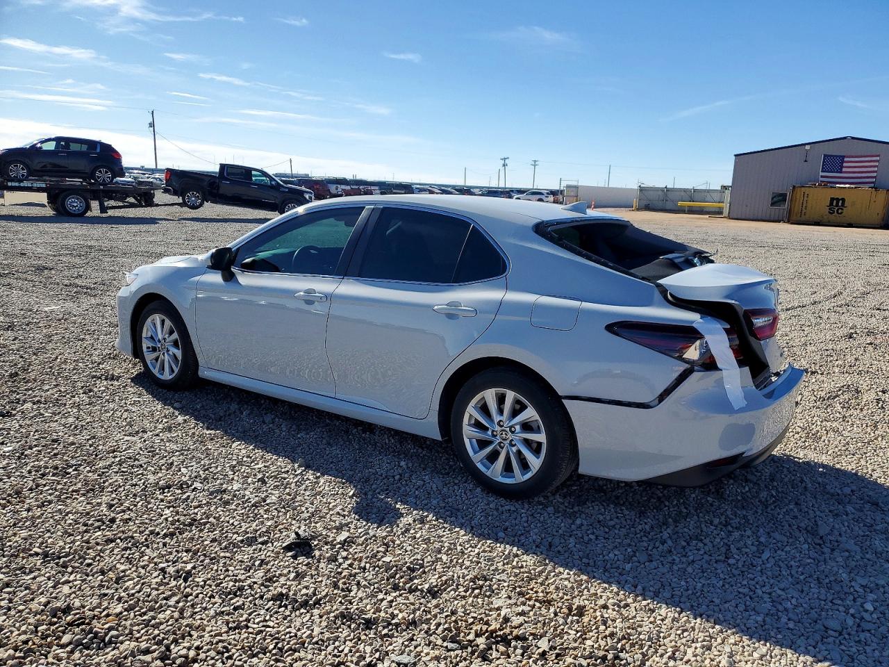 2024 TOYOTA CAMRY LE photo 2