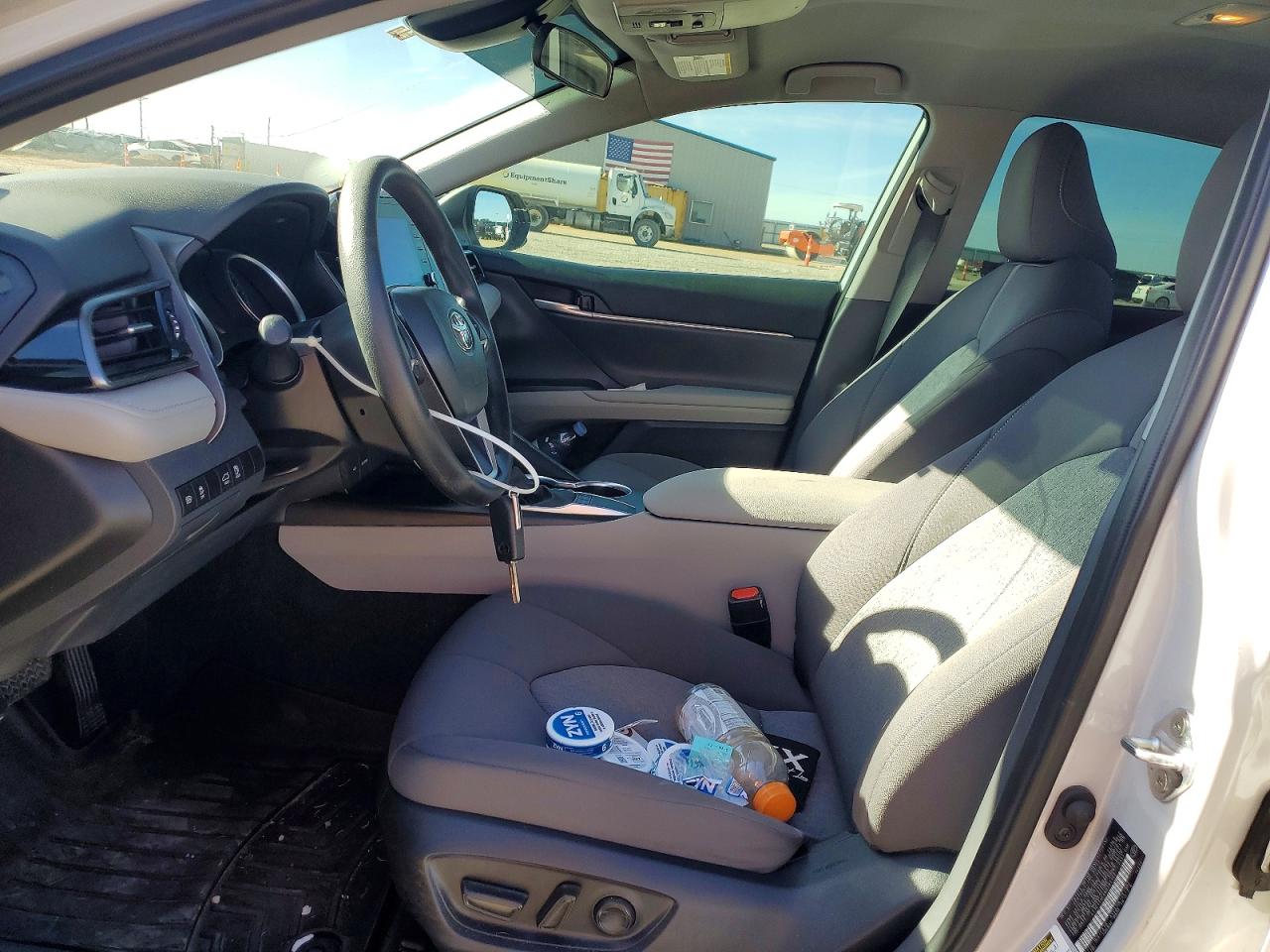 2024 TOYOTA CAMRY LE photo 7
