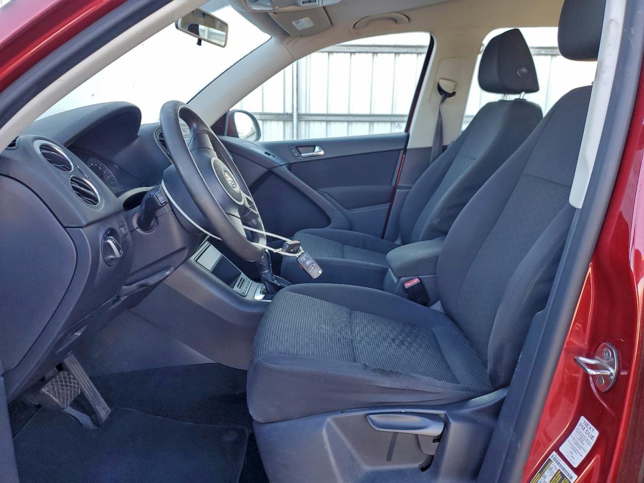 2012 VOLKSWAGEN TIGUAN S photo 7