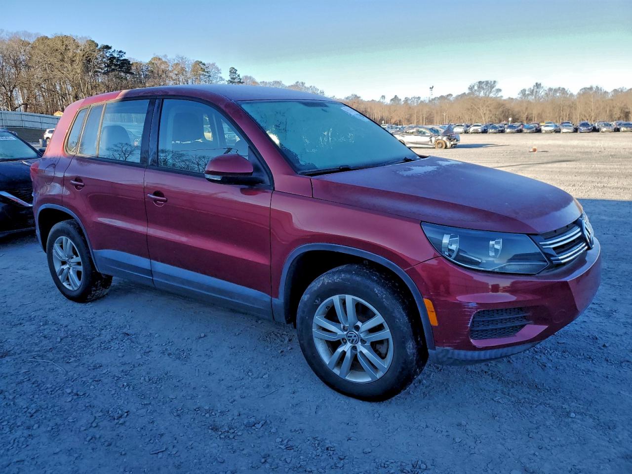 2012 VOLKSWAGEN TIGUAN S photo 4