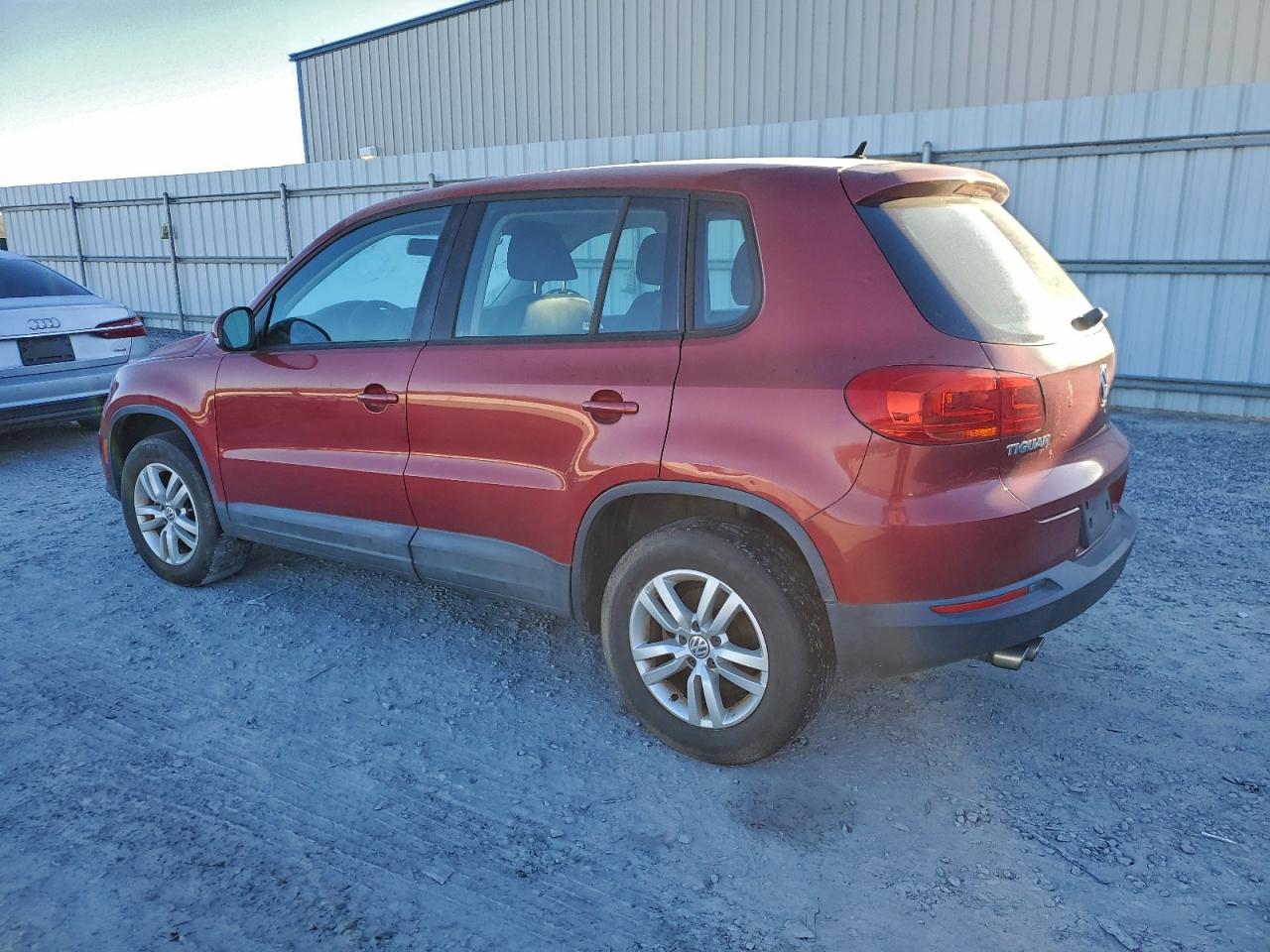2012 VOLKSWAGEN TIGUAN S photo 2