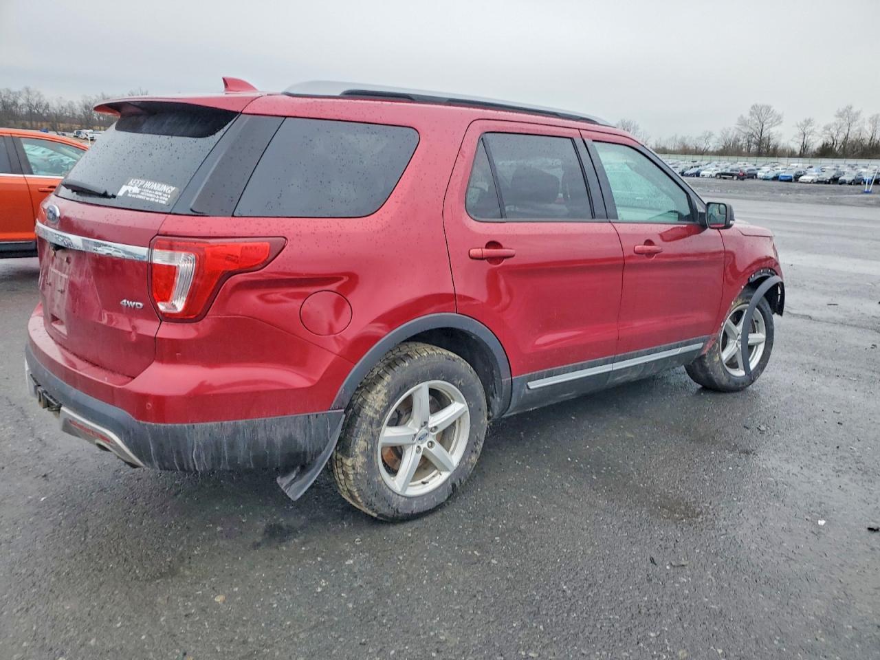 2017 FORD EXPLORER XLT photo 3