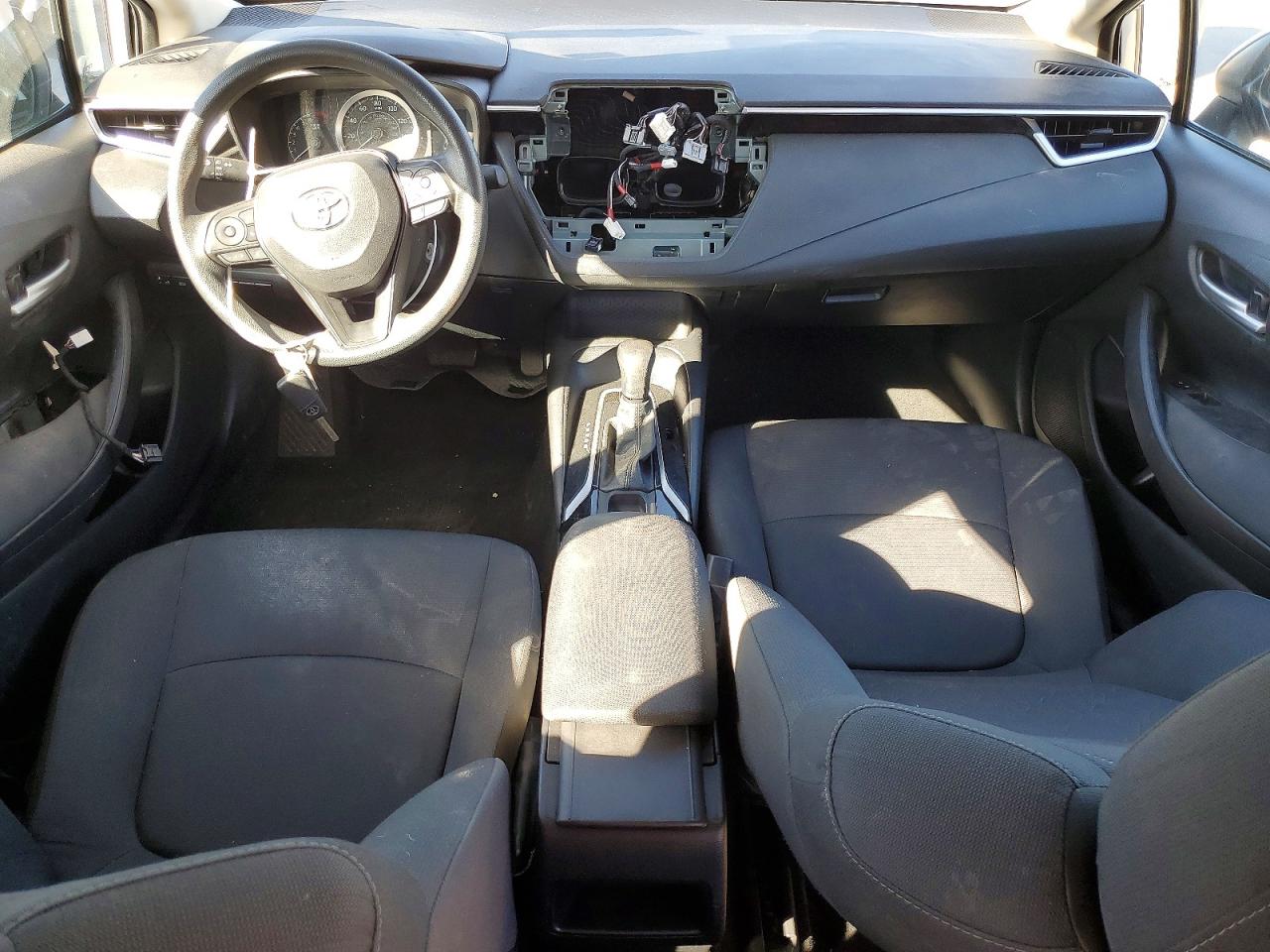 2021 TOYOTA COROLLA LE photo 8
