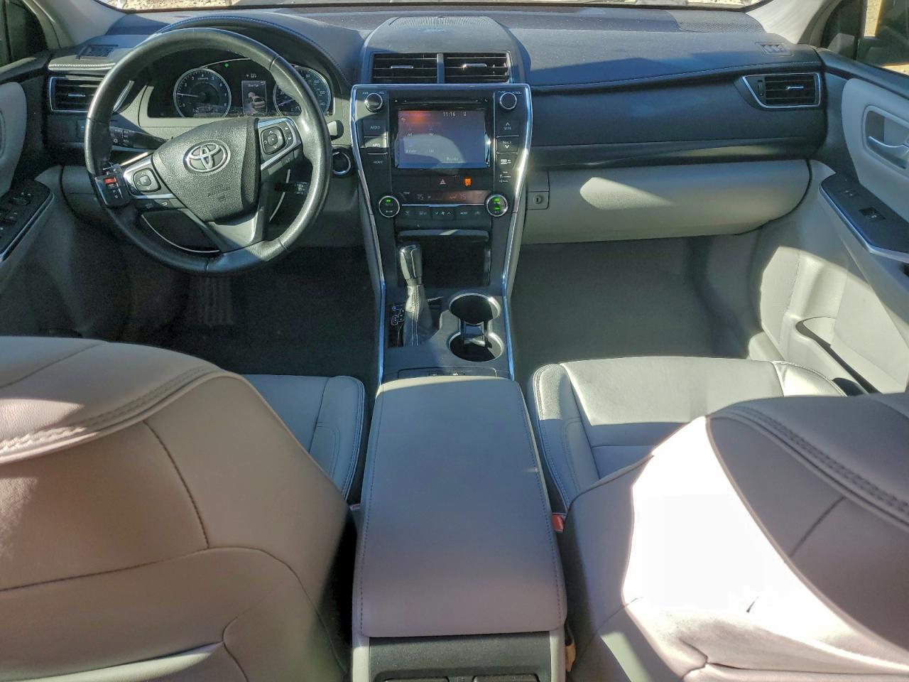2015 TOYOTA CAMRY XSE photo 8