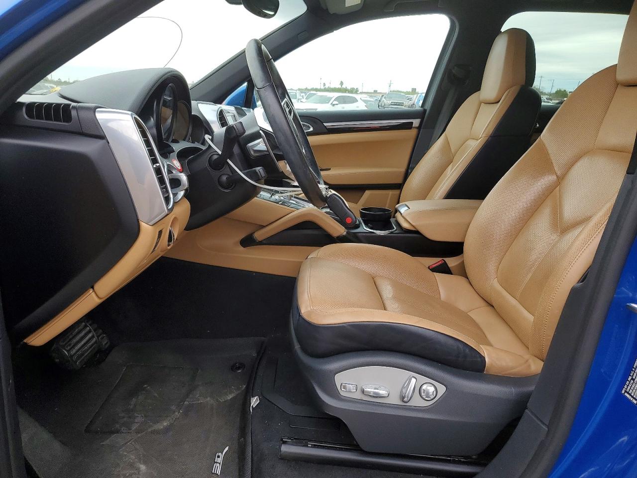 2017 PORSCHE CAYENNE photo 7