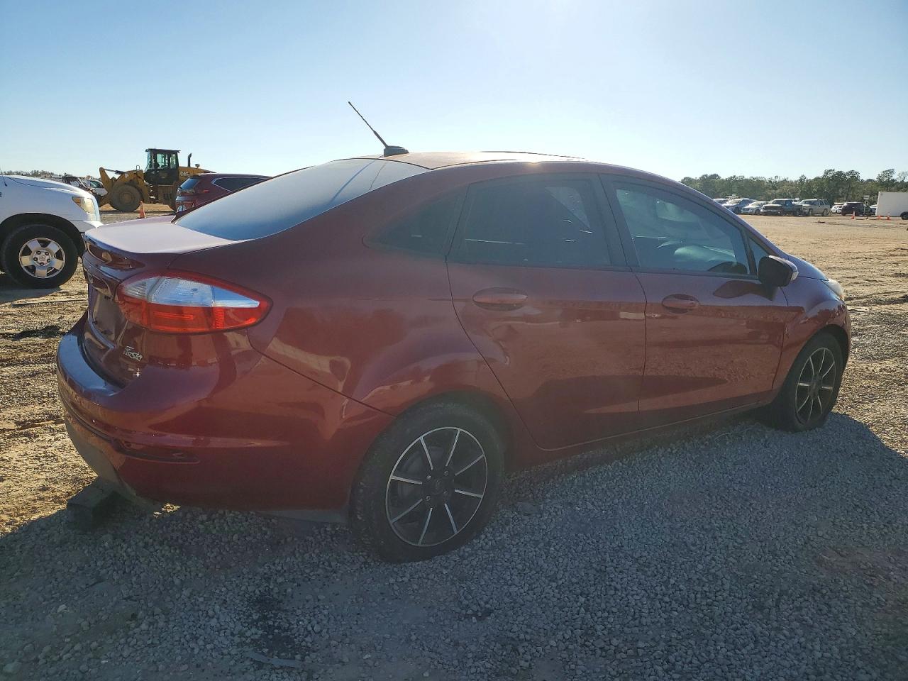 2016 FORD FIESTA SE photo 5