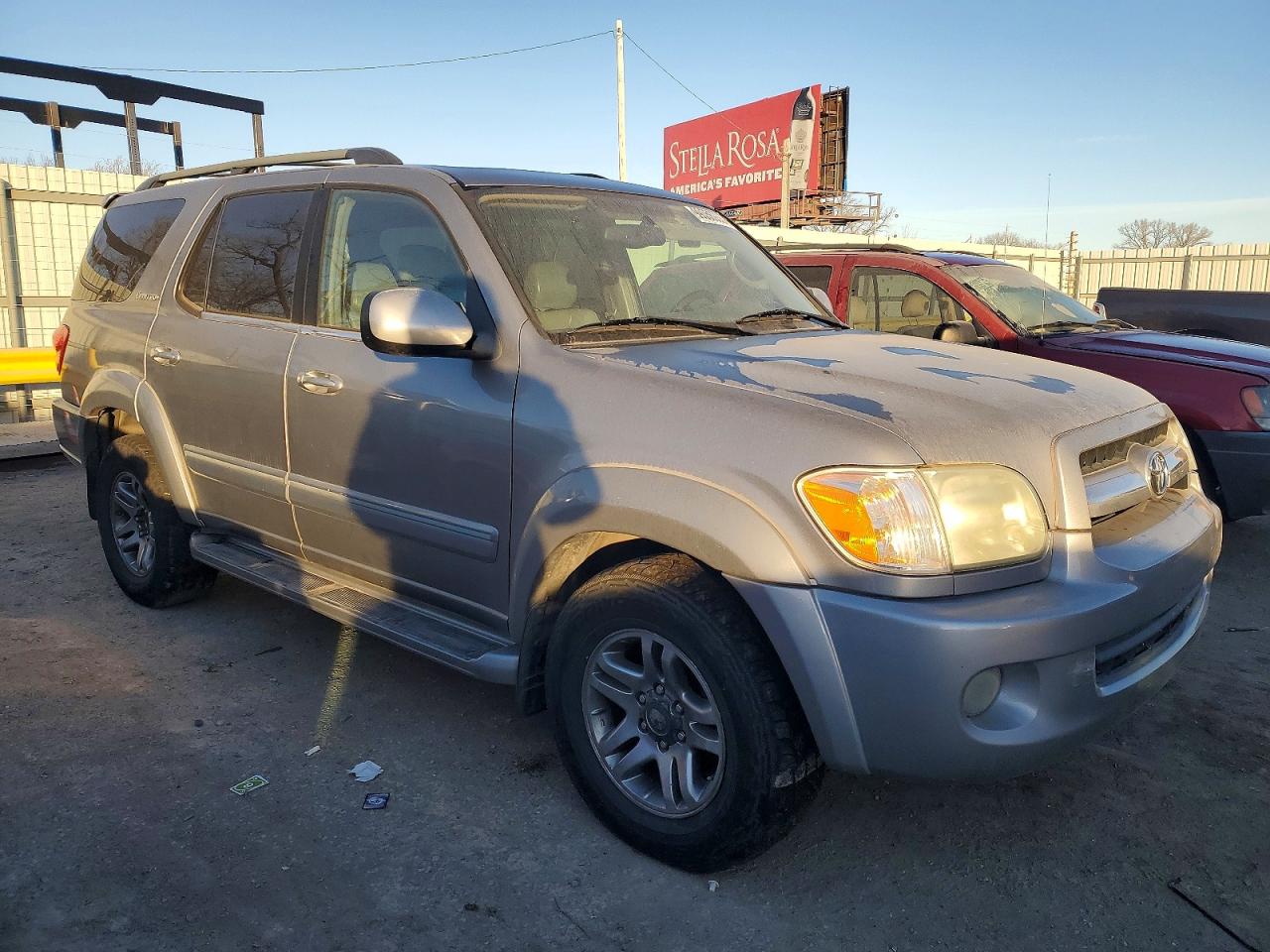2005 TOYOTA SEQUOIA photo 4