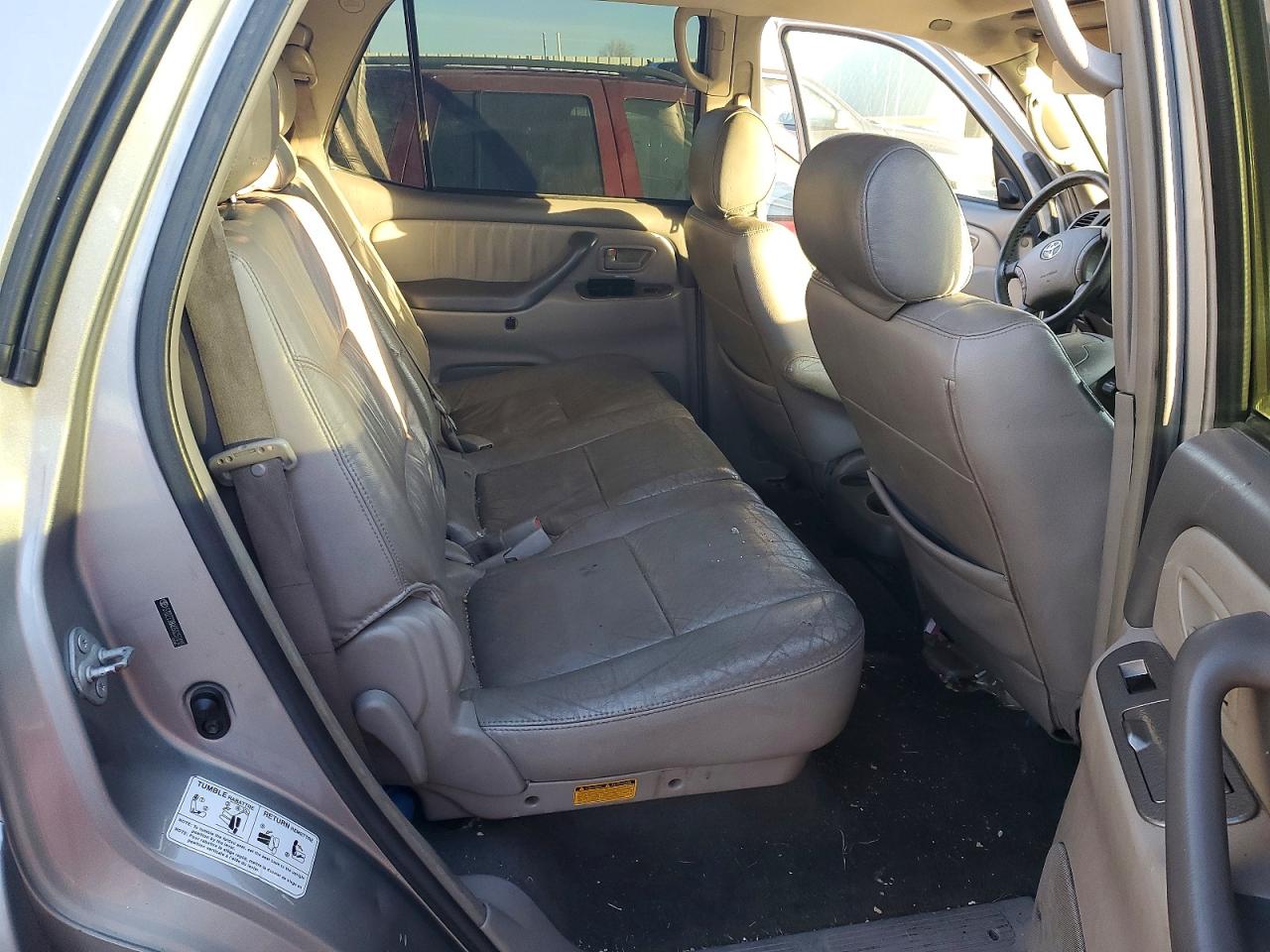 2005 TOYOTA SEQUOIA photo 11