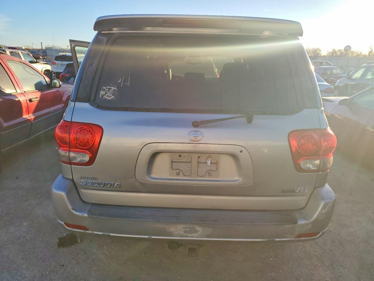2005 TOYOTA SEQUOIA photo 6