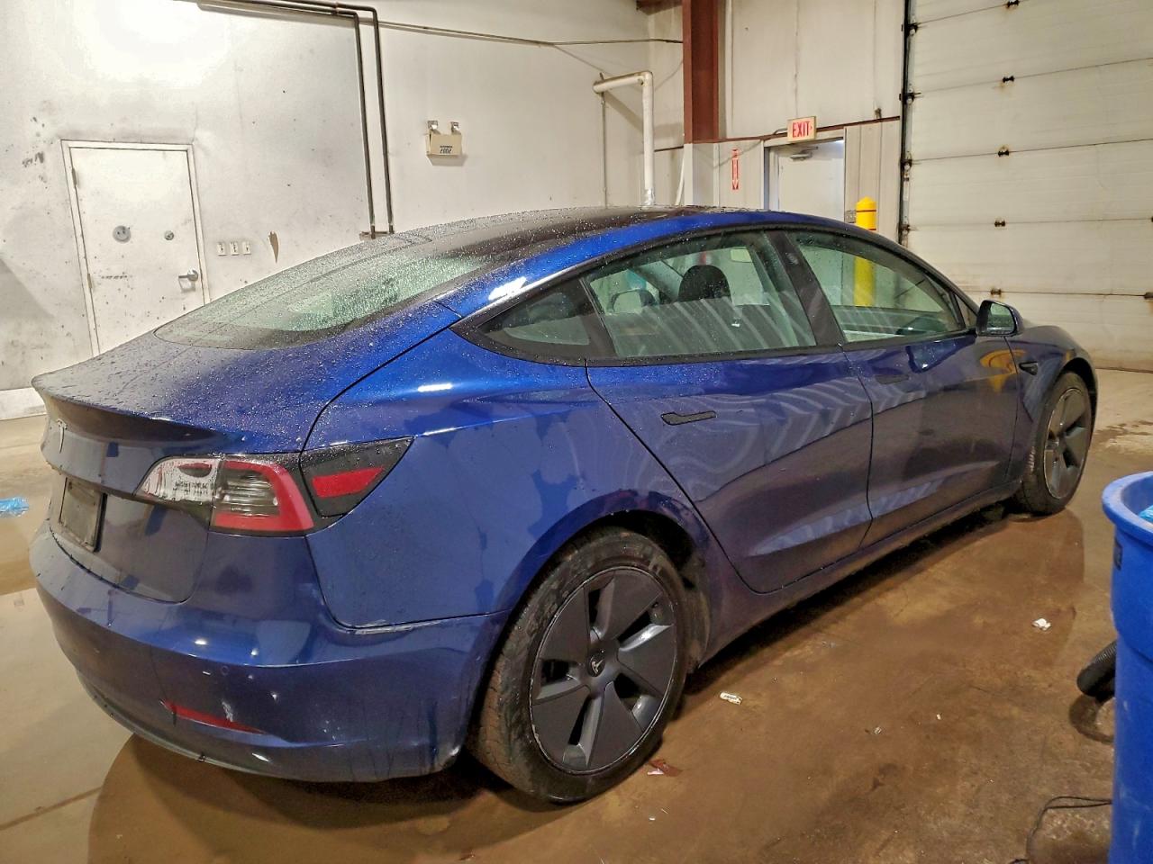 2022 TESLA MODEL 3 photo 3