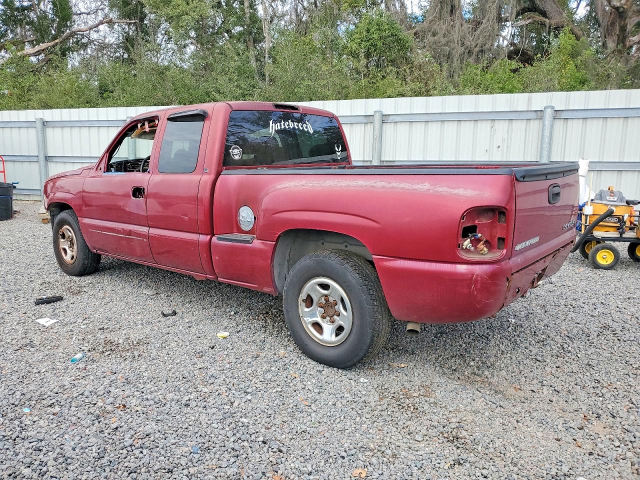 2004 CHEVROLET SILVERADO C1500 photo 2
