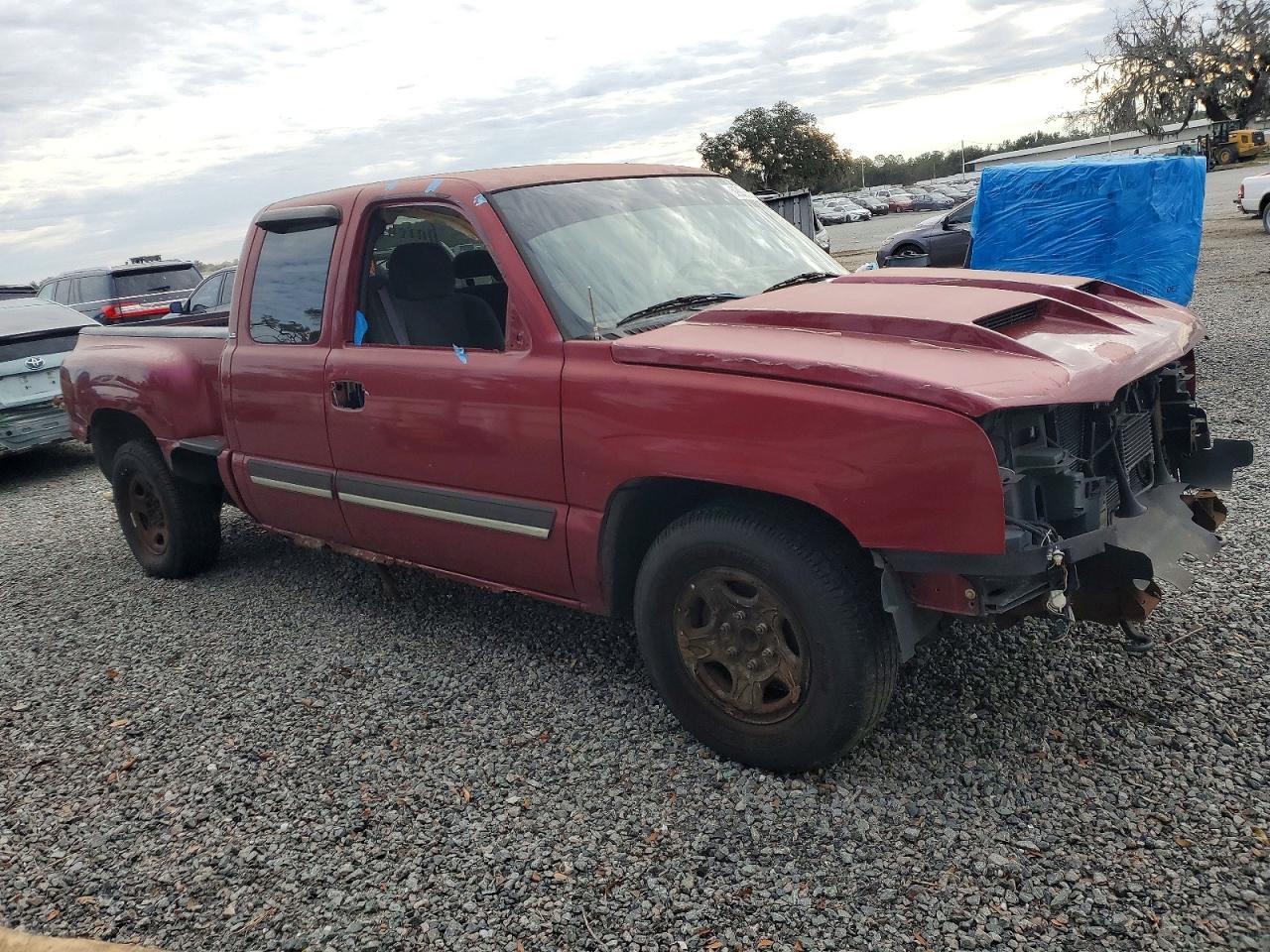 2004 CHEVROLET SILVERADO C1500 photo 4