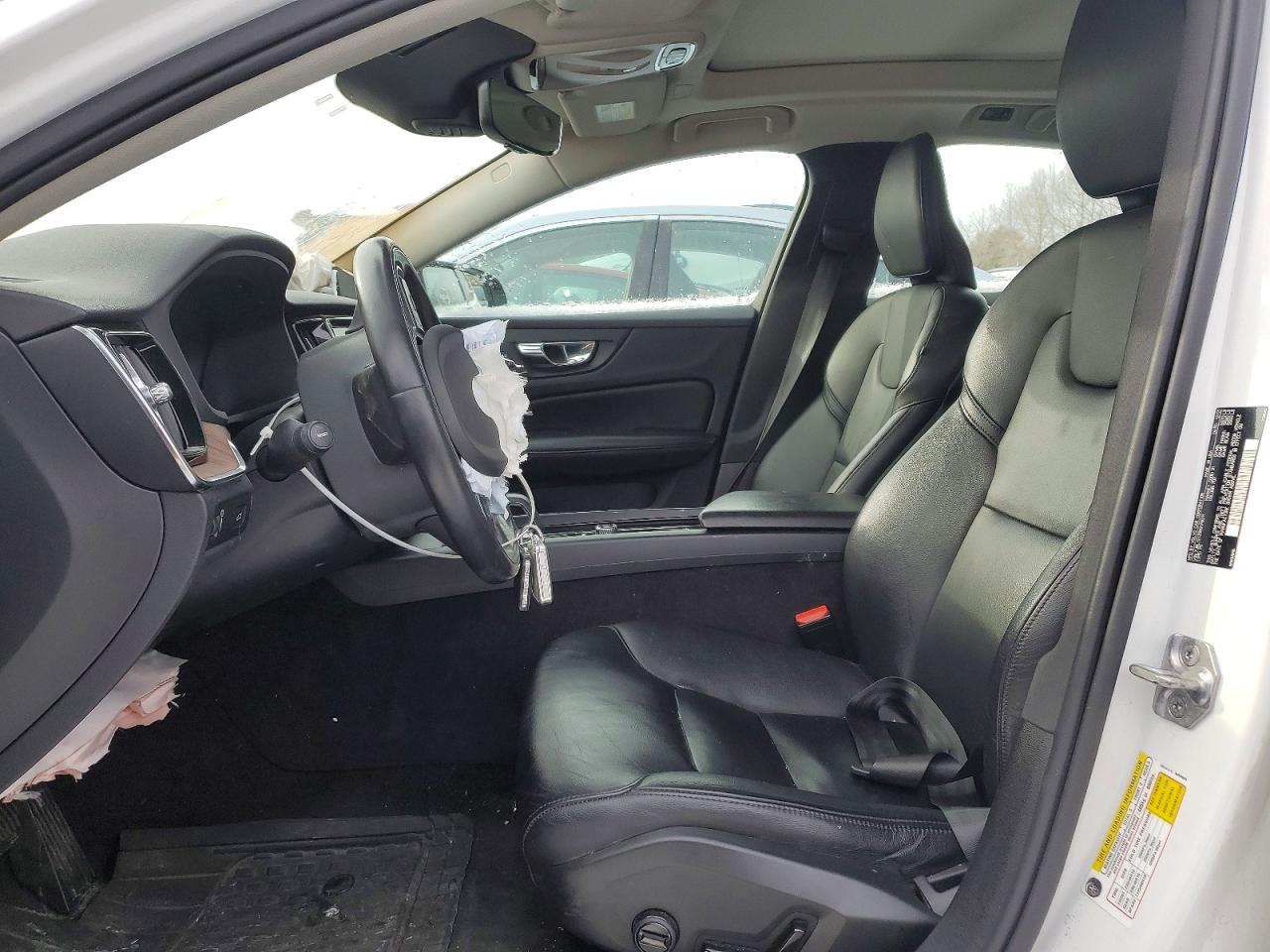 2022 VOLVO S60 B5 MOMENTUM photo 7