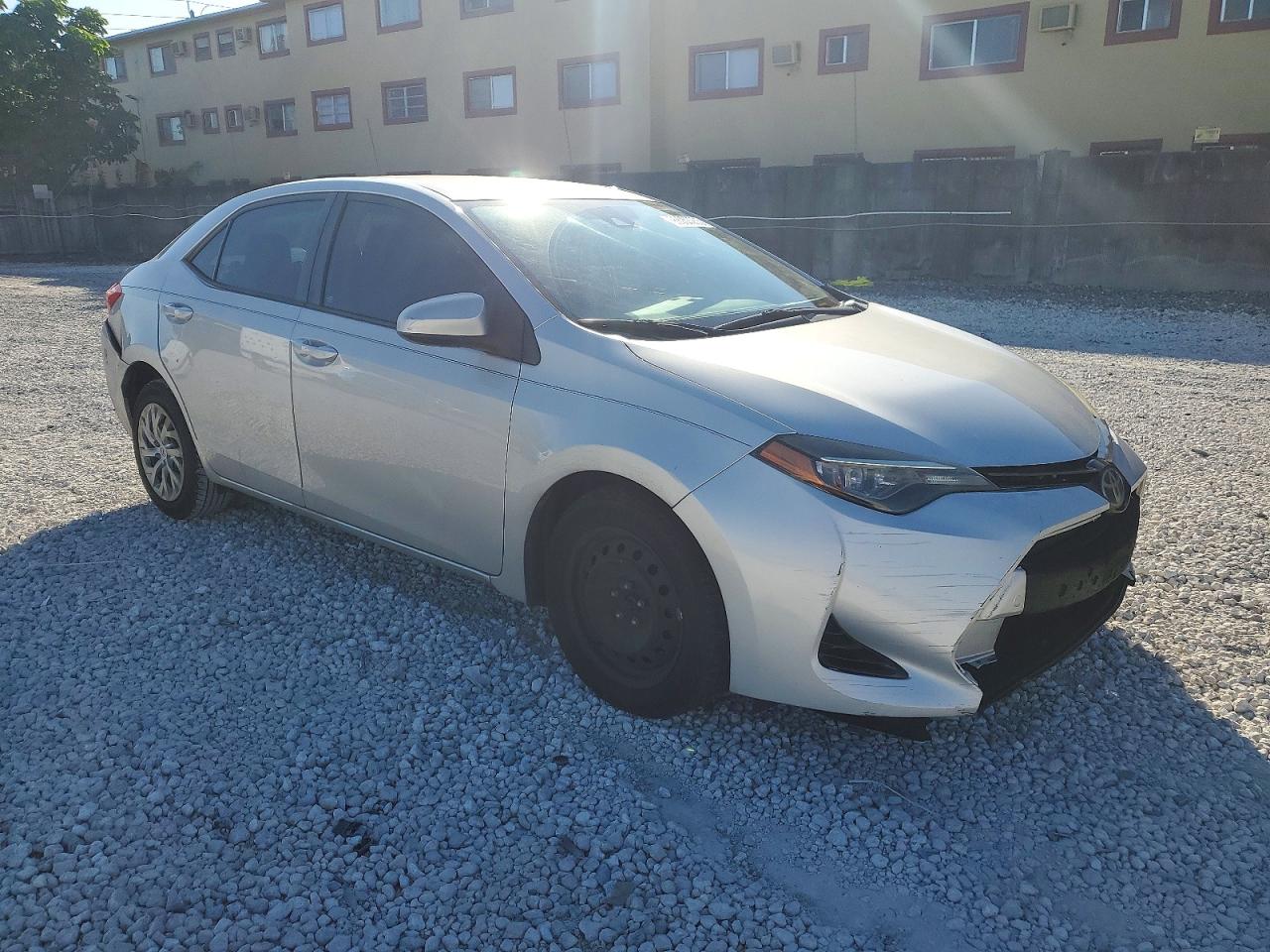 2017 TOYOTA COROLLA L photo 4