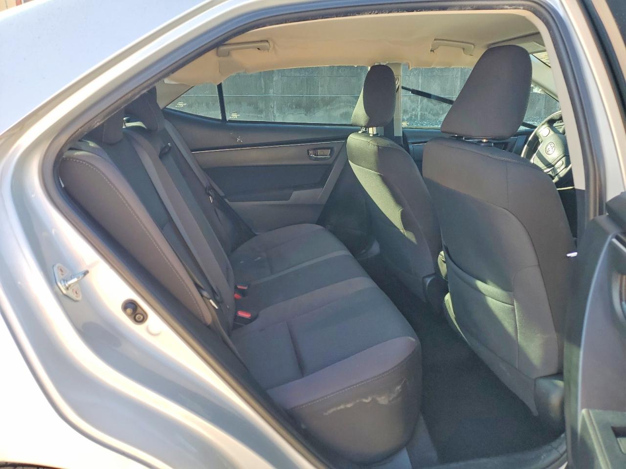 2017 TOYOTA COROLLA L photo 10
