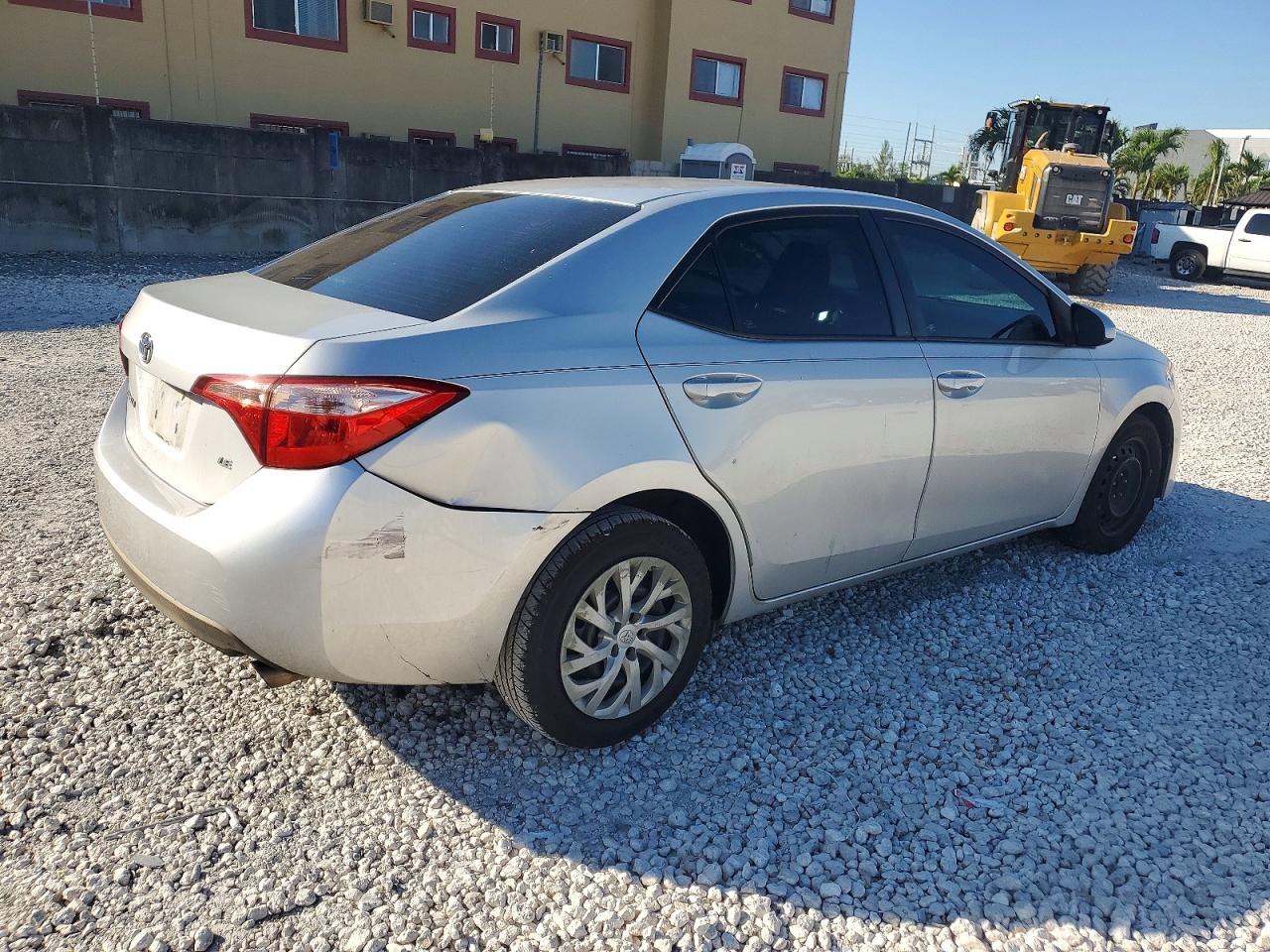 2017 TOYOTA COROLLA L photo 3