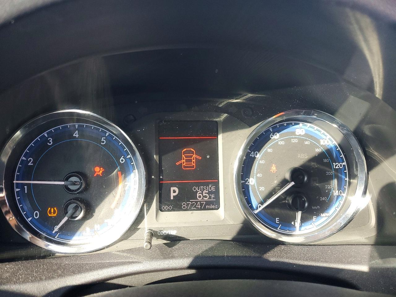 2017 TOYOTA COROLLA L photo 9