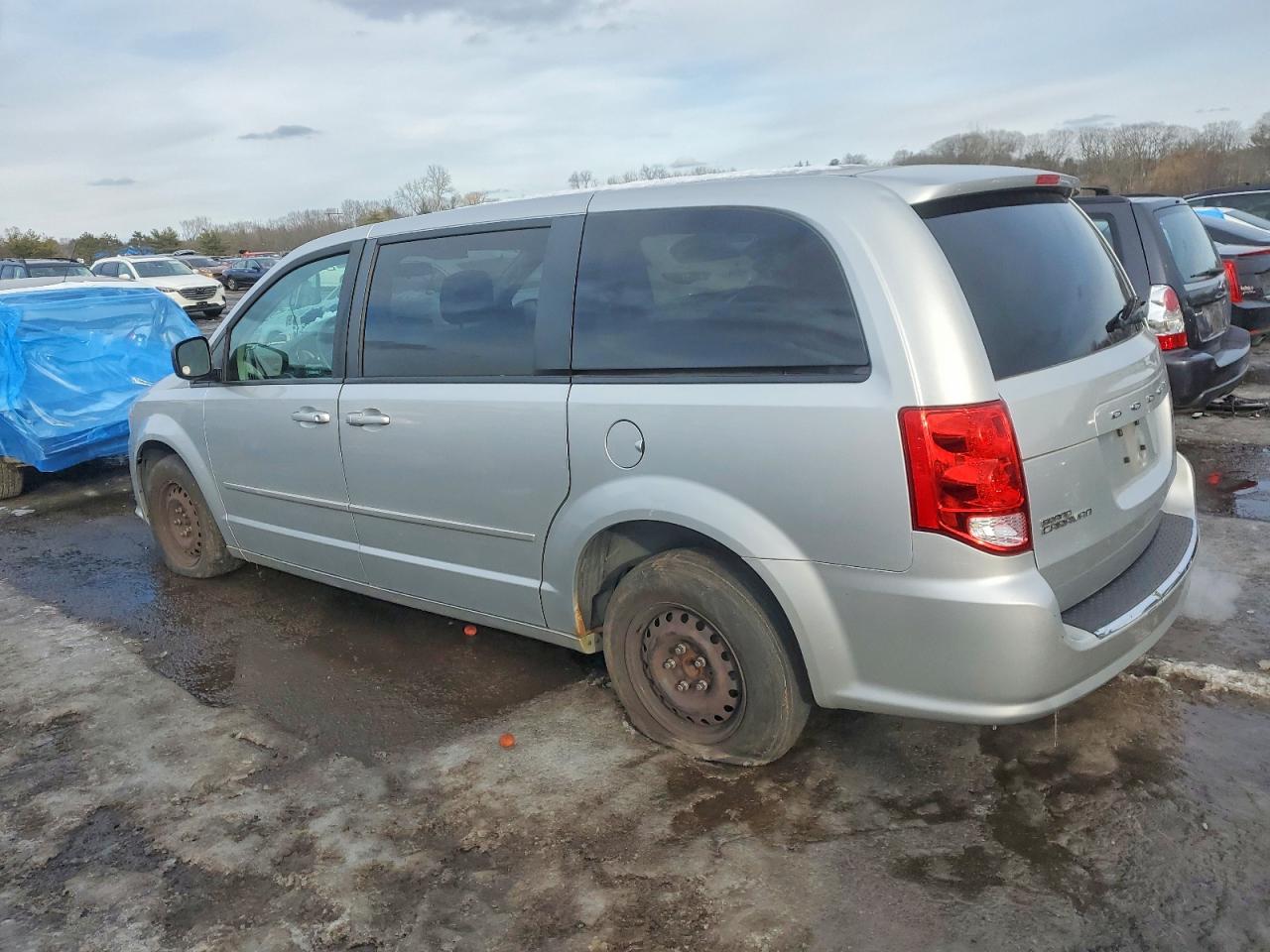 2012 DODGE GRAND CARAVAN SE photo 2