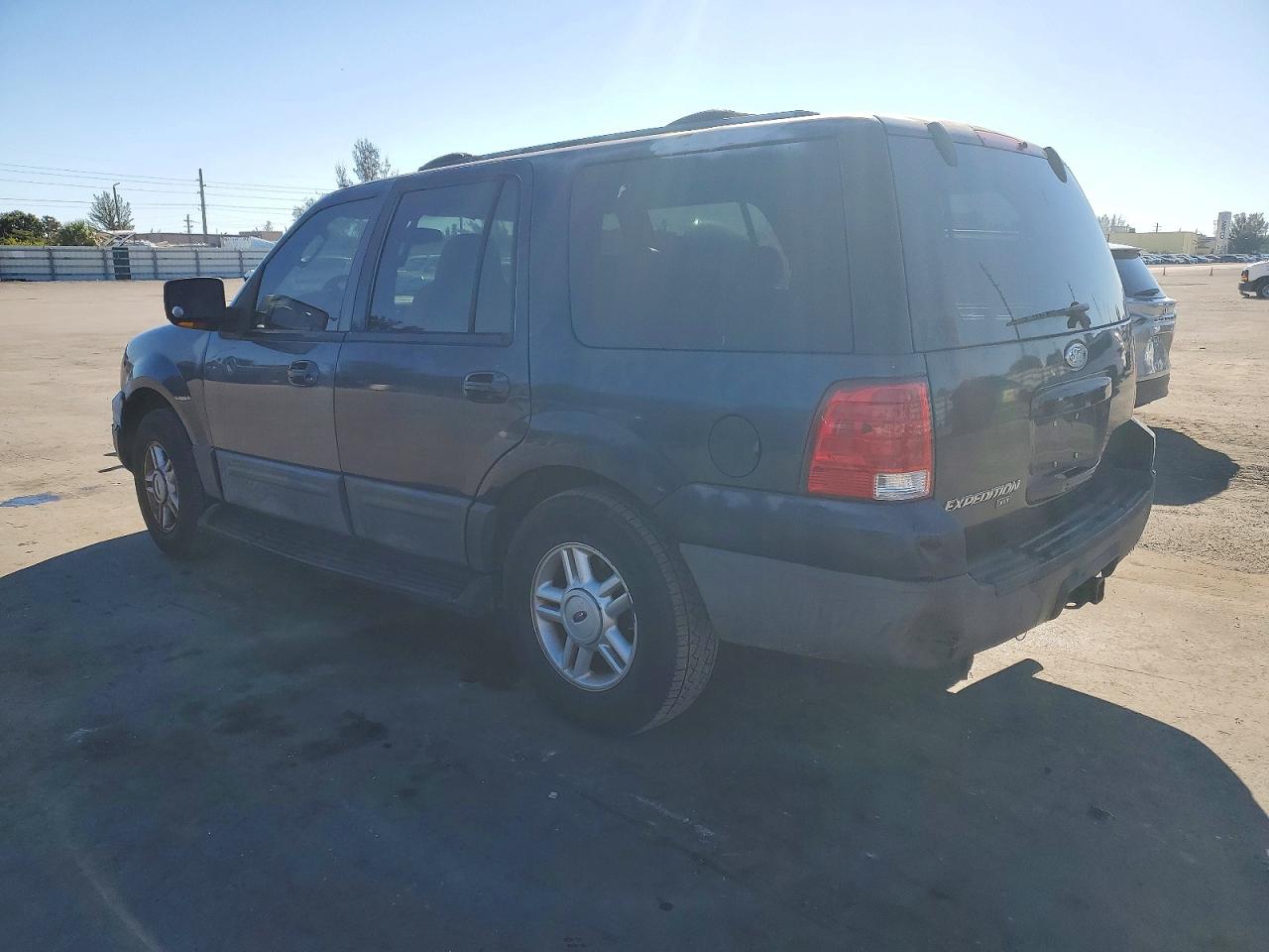 2004 FORD EXPEDITION XLT photo 3