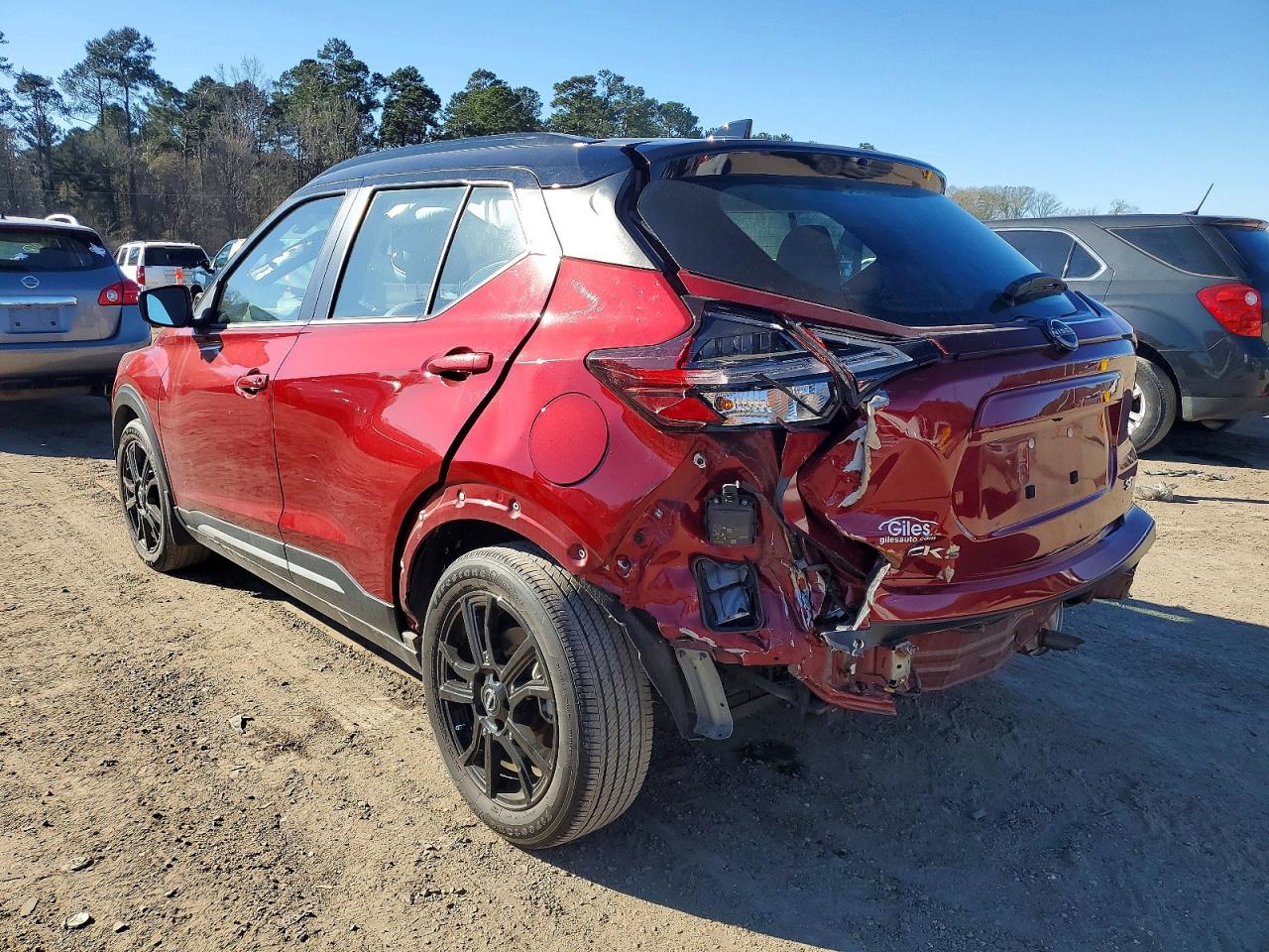 2023 NISSAN KICKS SR photo 3