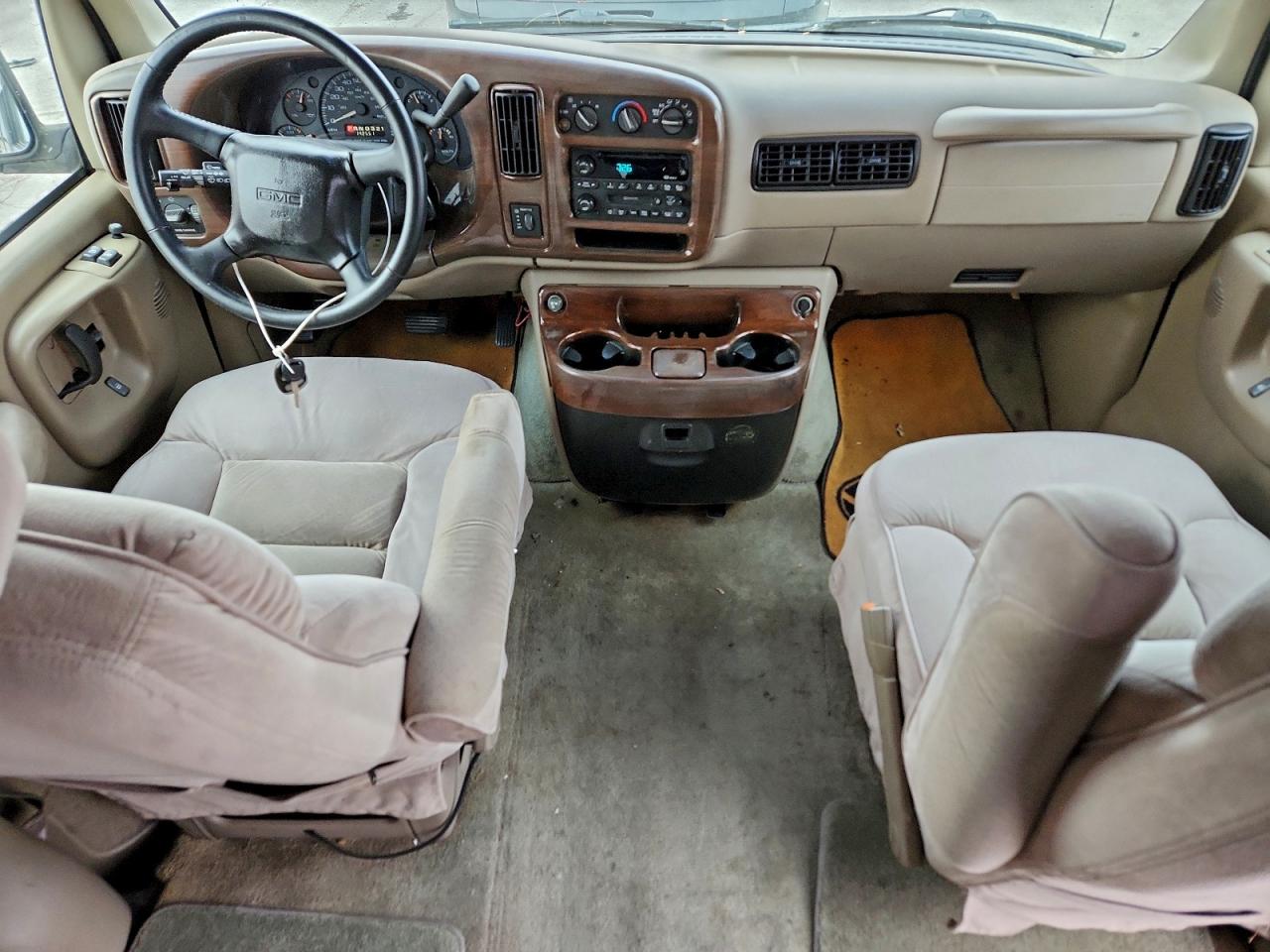 2001 GMC SAVANA RV G1500 photo 8