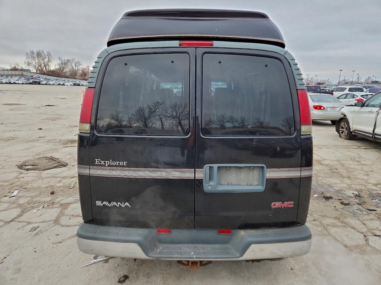 2001 GMC SAVANA RV G1500 photo 6