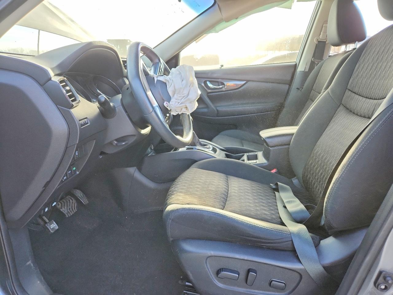 2017 NISSAN ROGUE SV photo 13