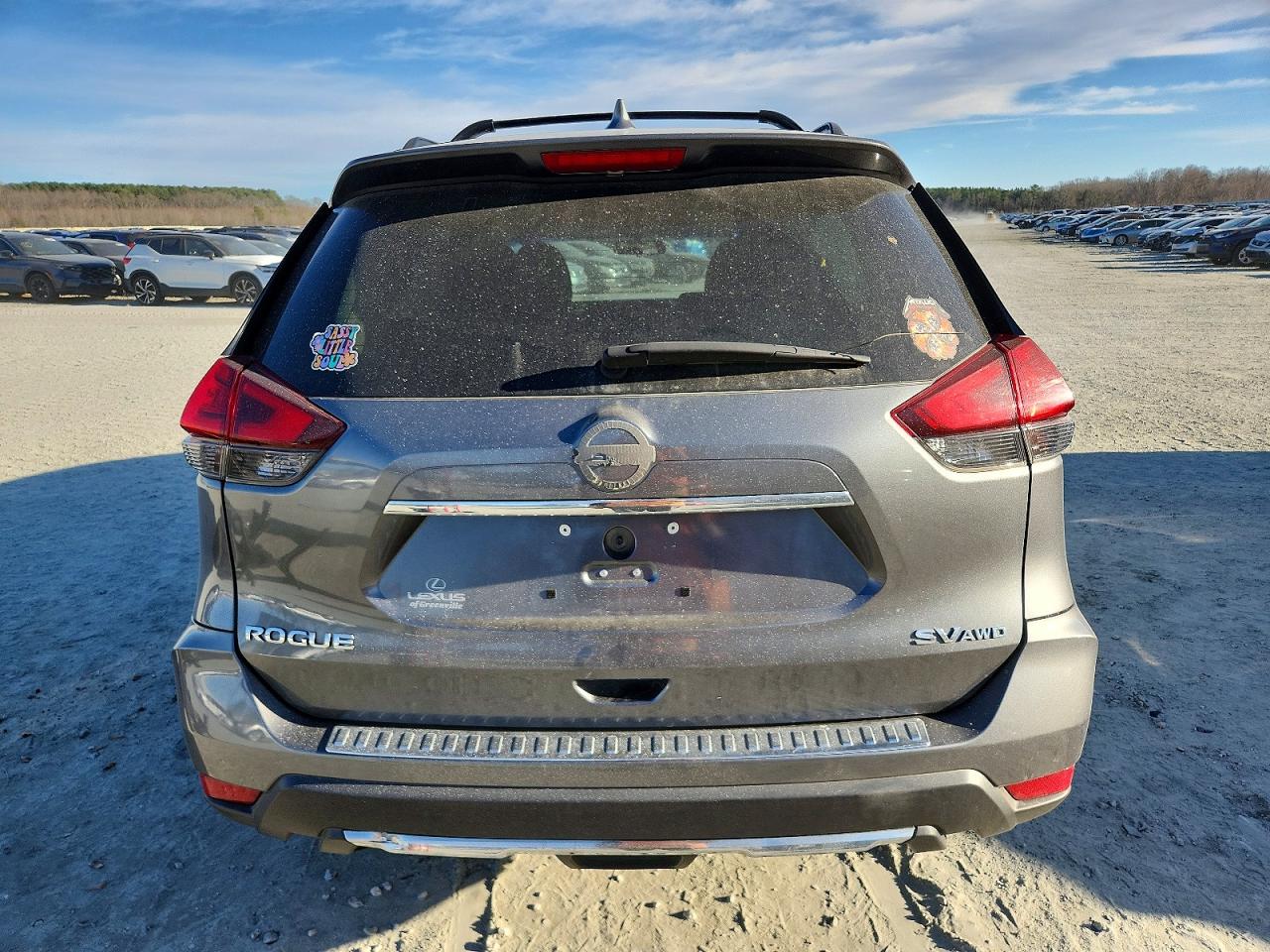 2017 NISSAN ROGUE SV photo 11