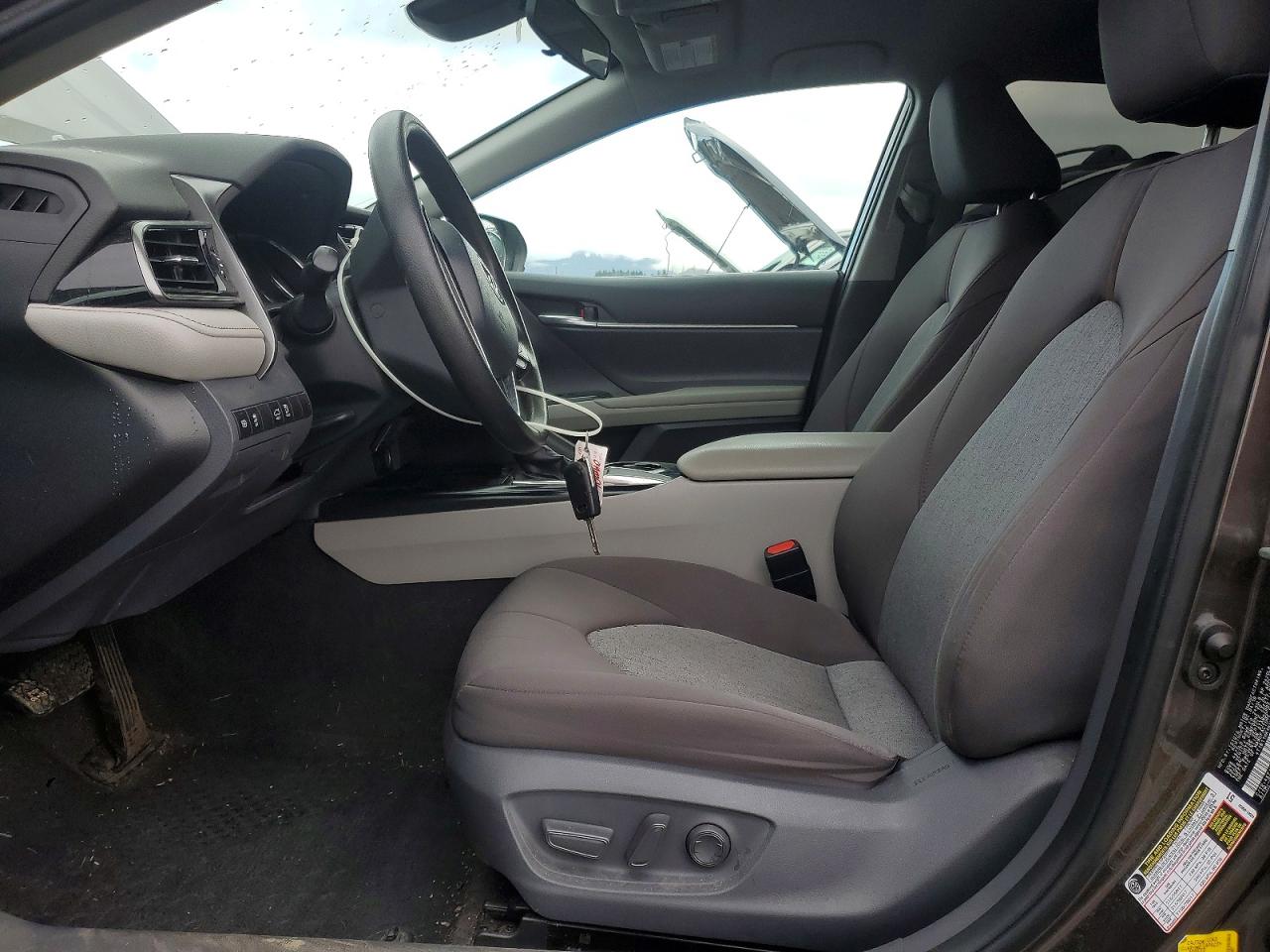 2019 TOYOTA CAMRY L photo 13
