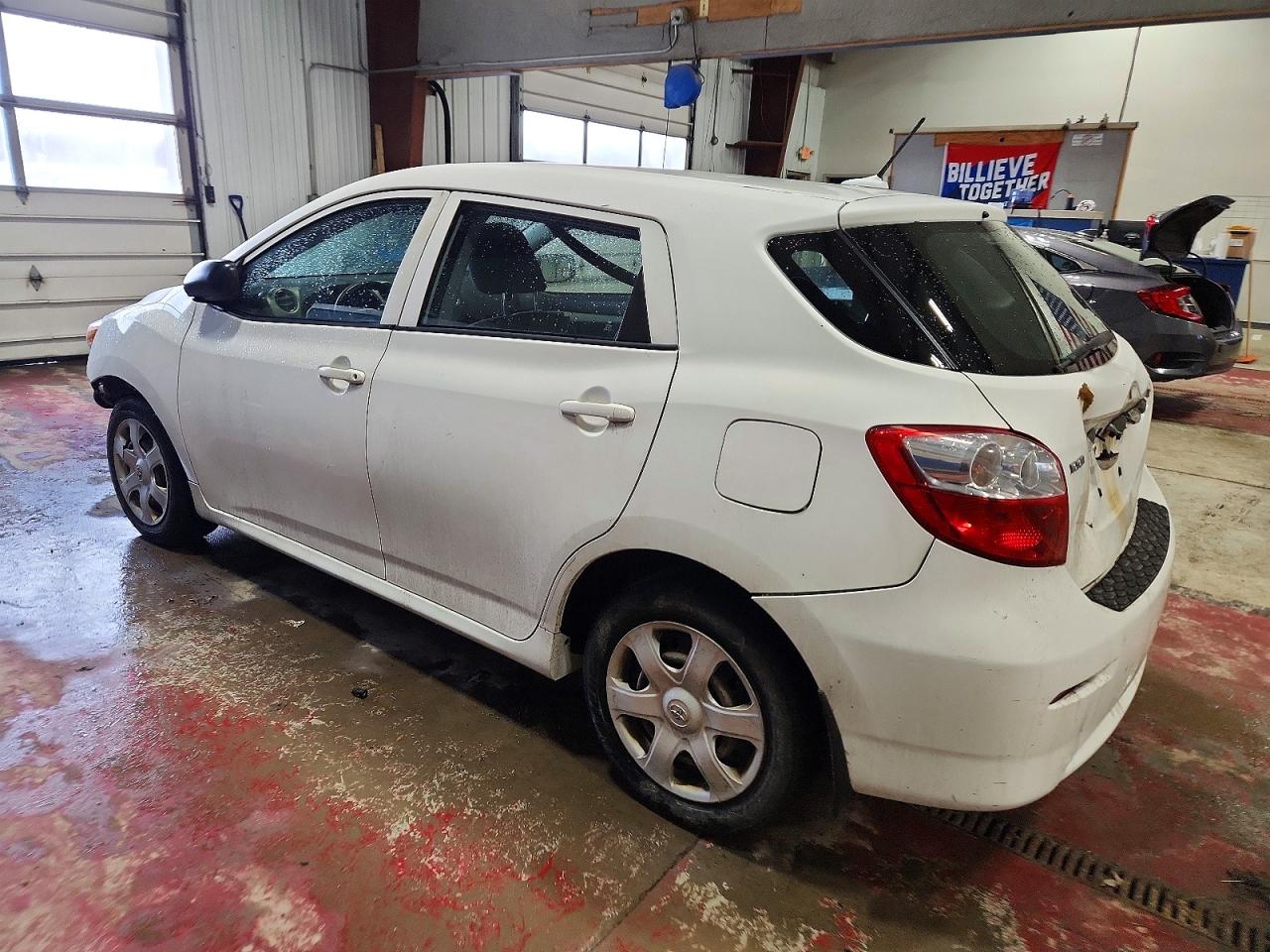 2010 TOYOTA COROLLA MATRIX photo 2