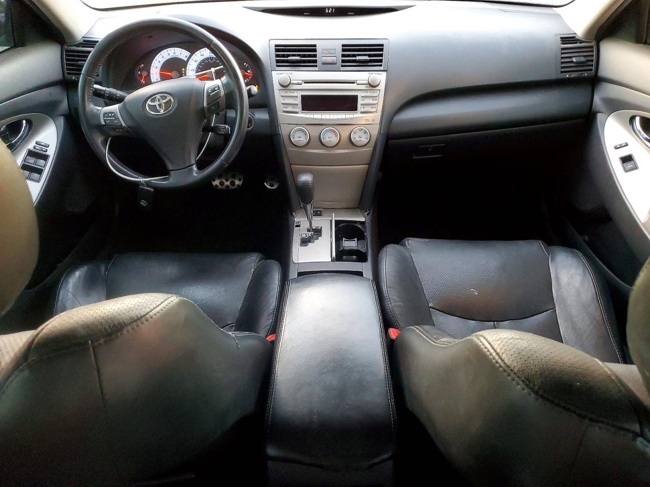 2011 TOYOTA CAMRY SE photo 8