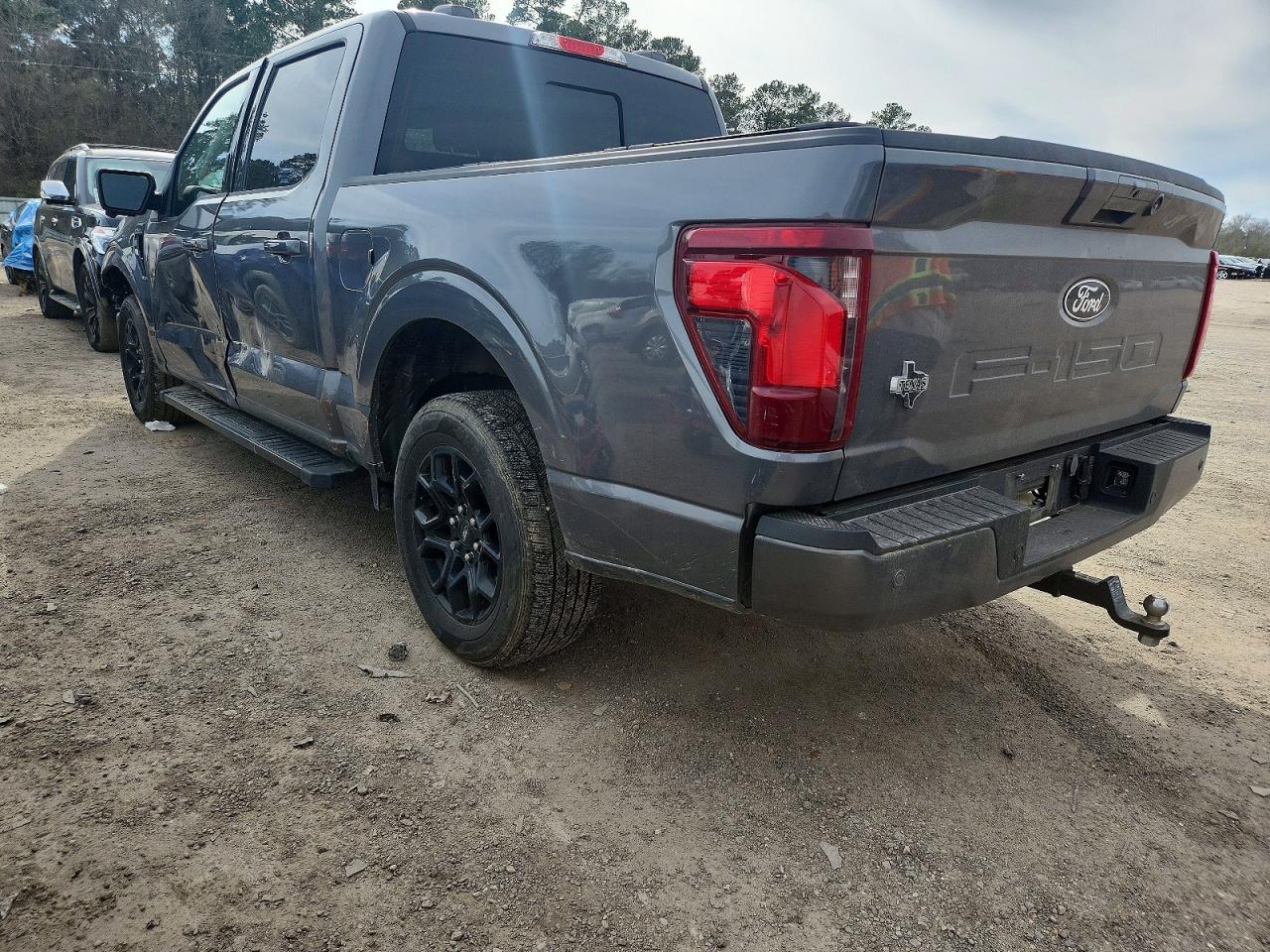 2024 FORD F150 XLT photo 2