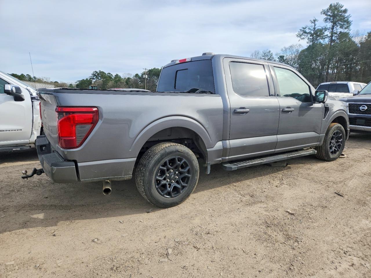 2024 FORD F150 XLT photo 3