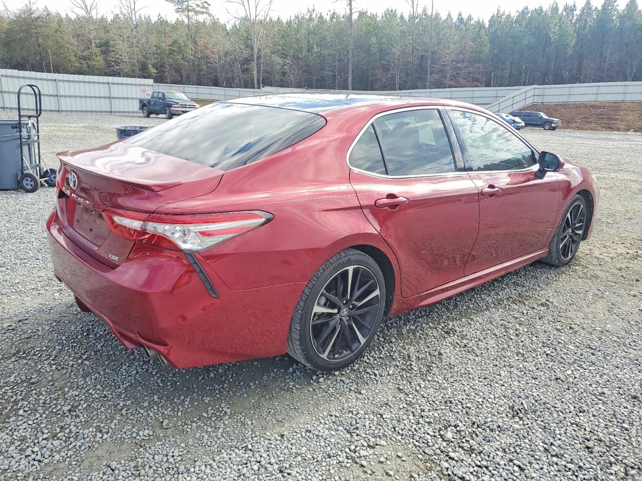 2018 TOYOTA CAMRY XSE photo 5