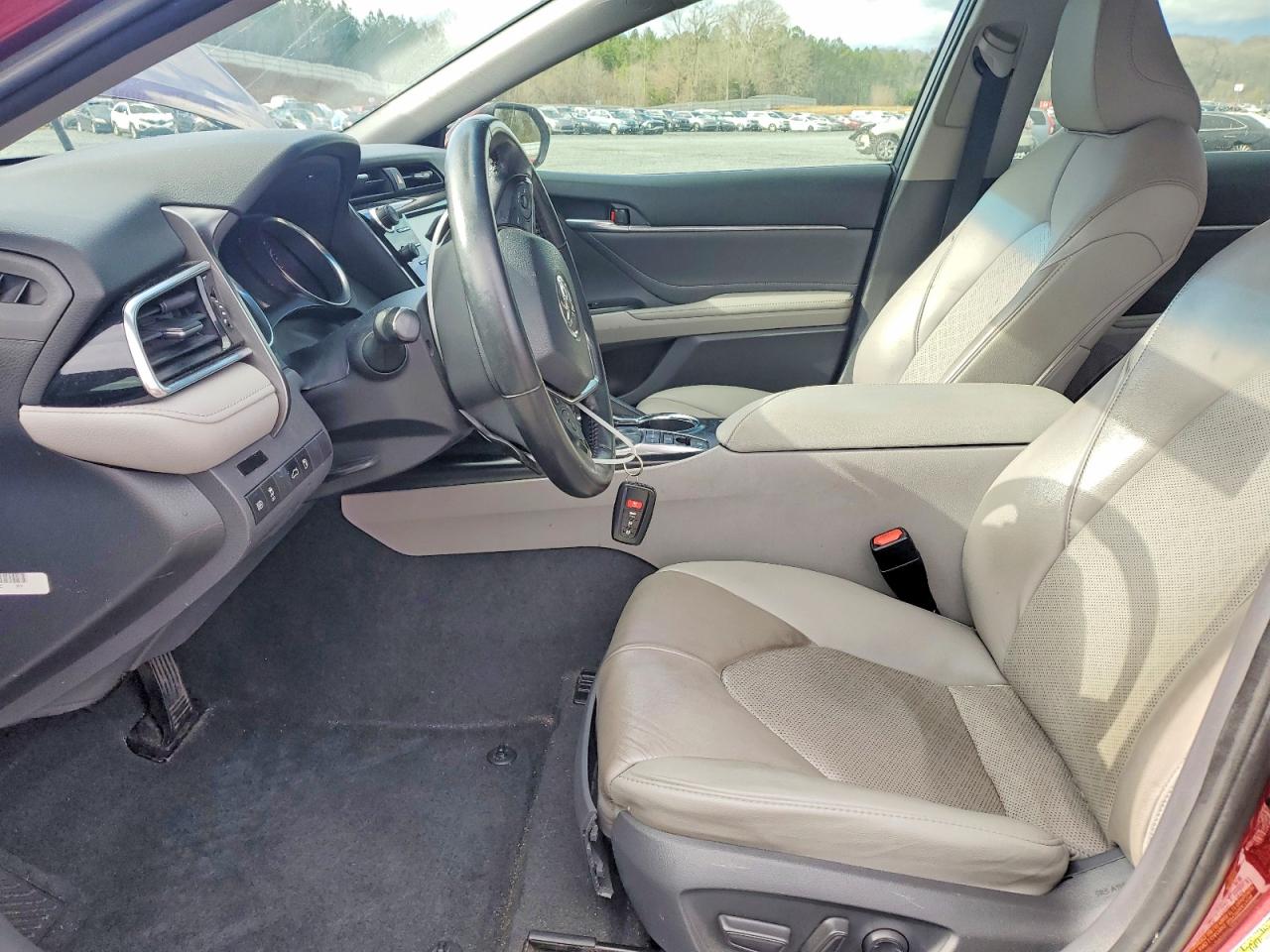 2018 TOYOTA CAMRY XSE photo 13
