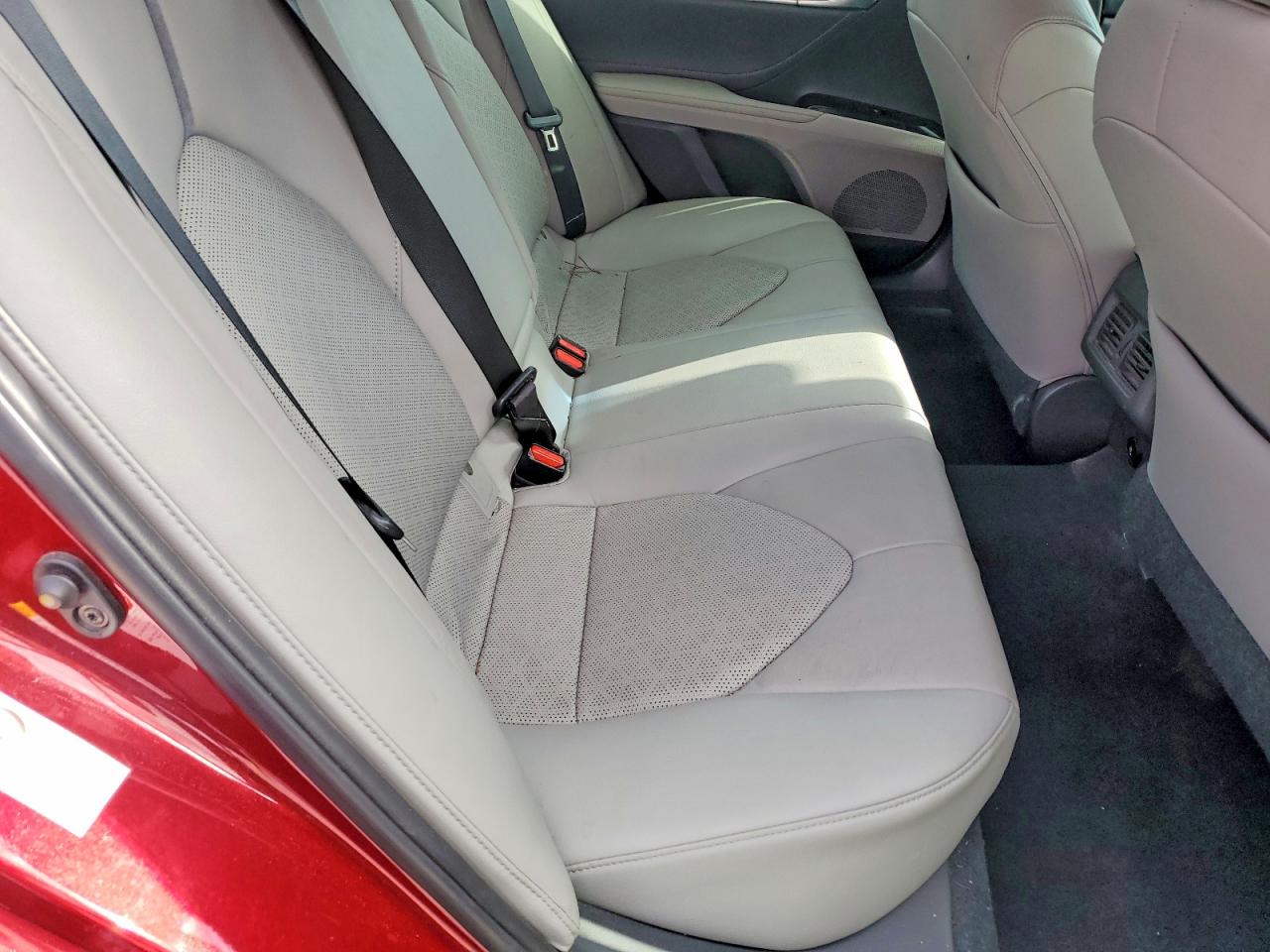 2018 TOYOTA CAMRY XSE photo 19