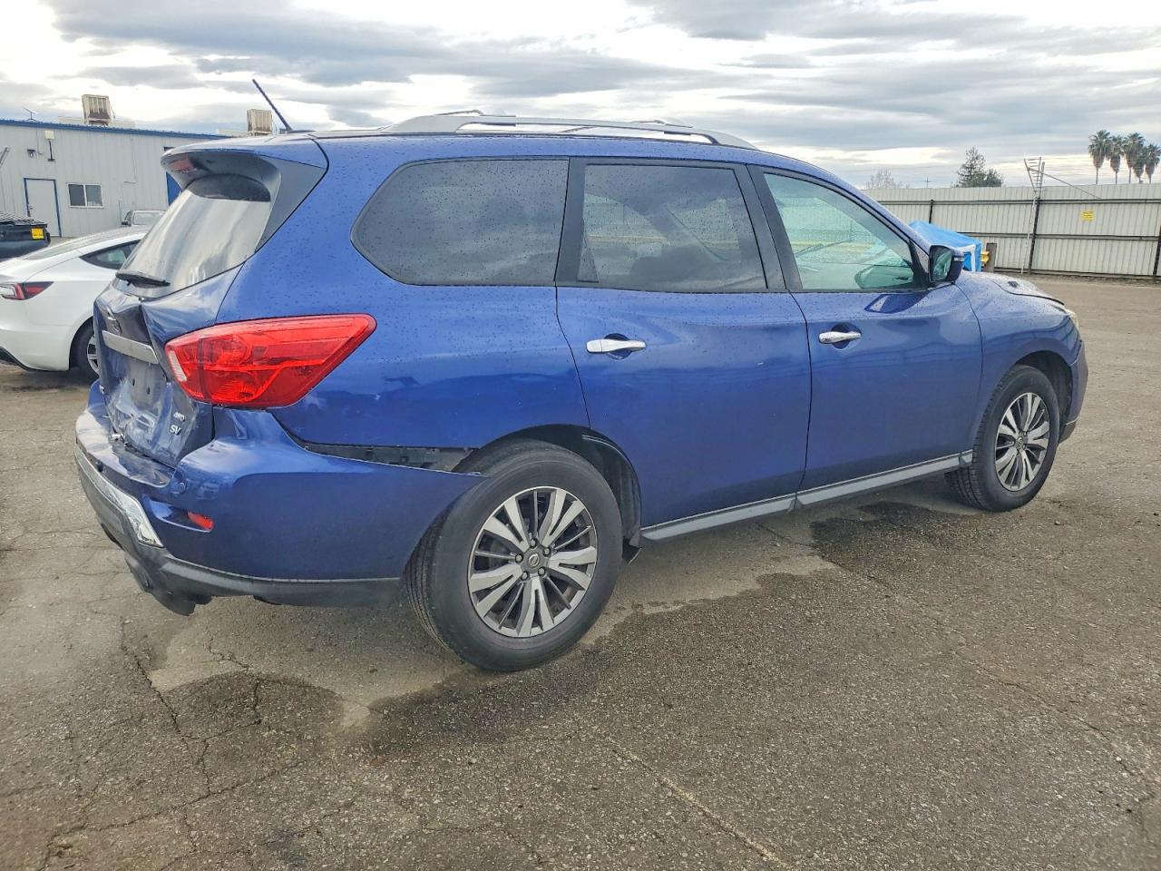 2017 NISSAN PATHFINDER S photo 3