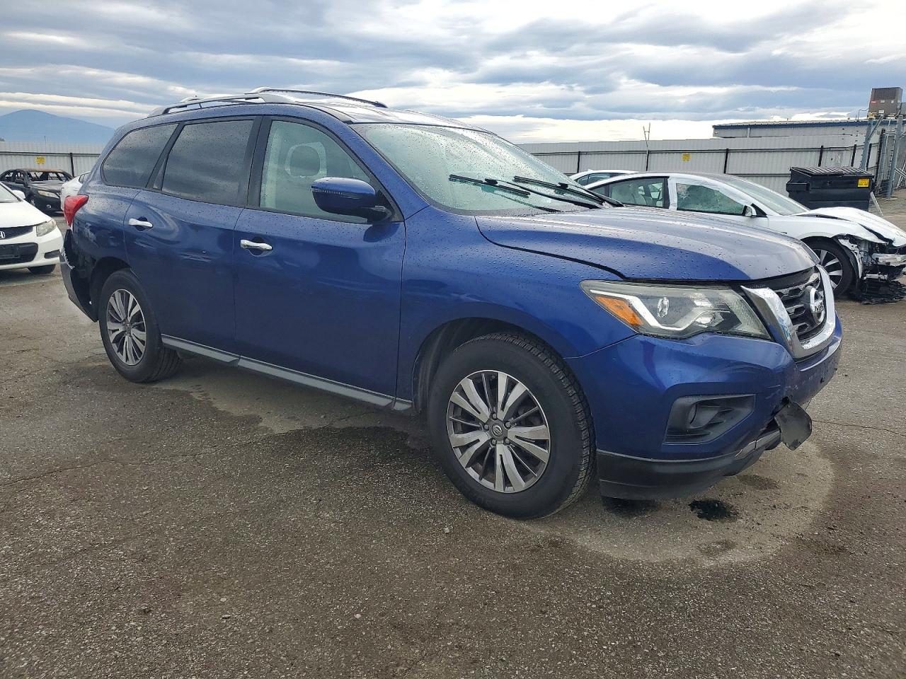 2017 NISSAN PATHFINDER S photo 4