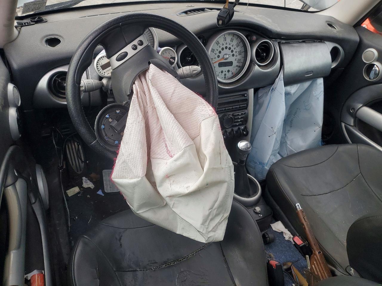 2002 MINI COOPER S photo 8