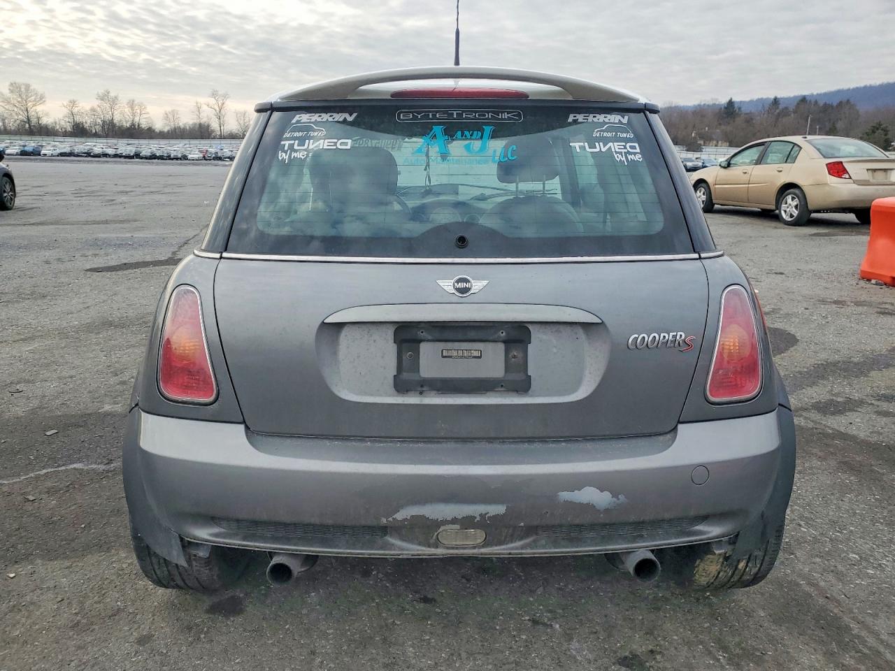 2002 MINI COOPER S photo 6