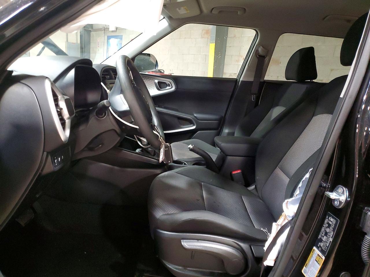 2025 KIA SOUL LX photo 7