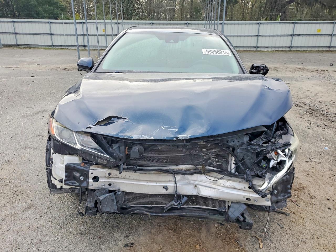2019 TOYOTA CAMRY L photo 5