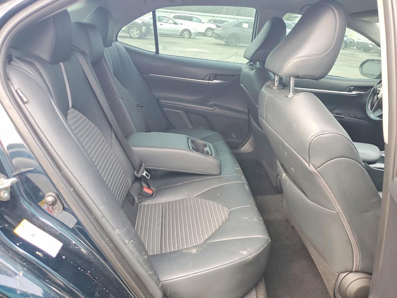 2019 TOYOTA CAMRY L photo 10