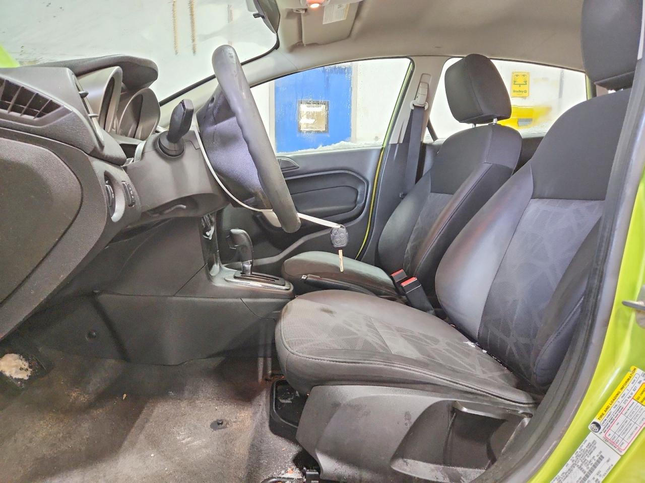 2011 FORD FIESTA SE photo 7