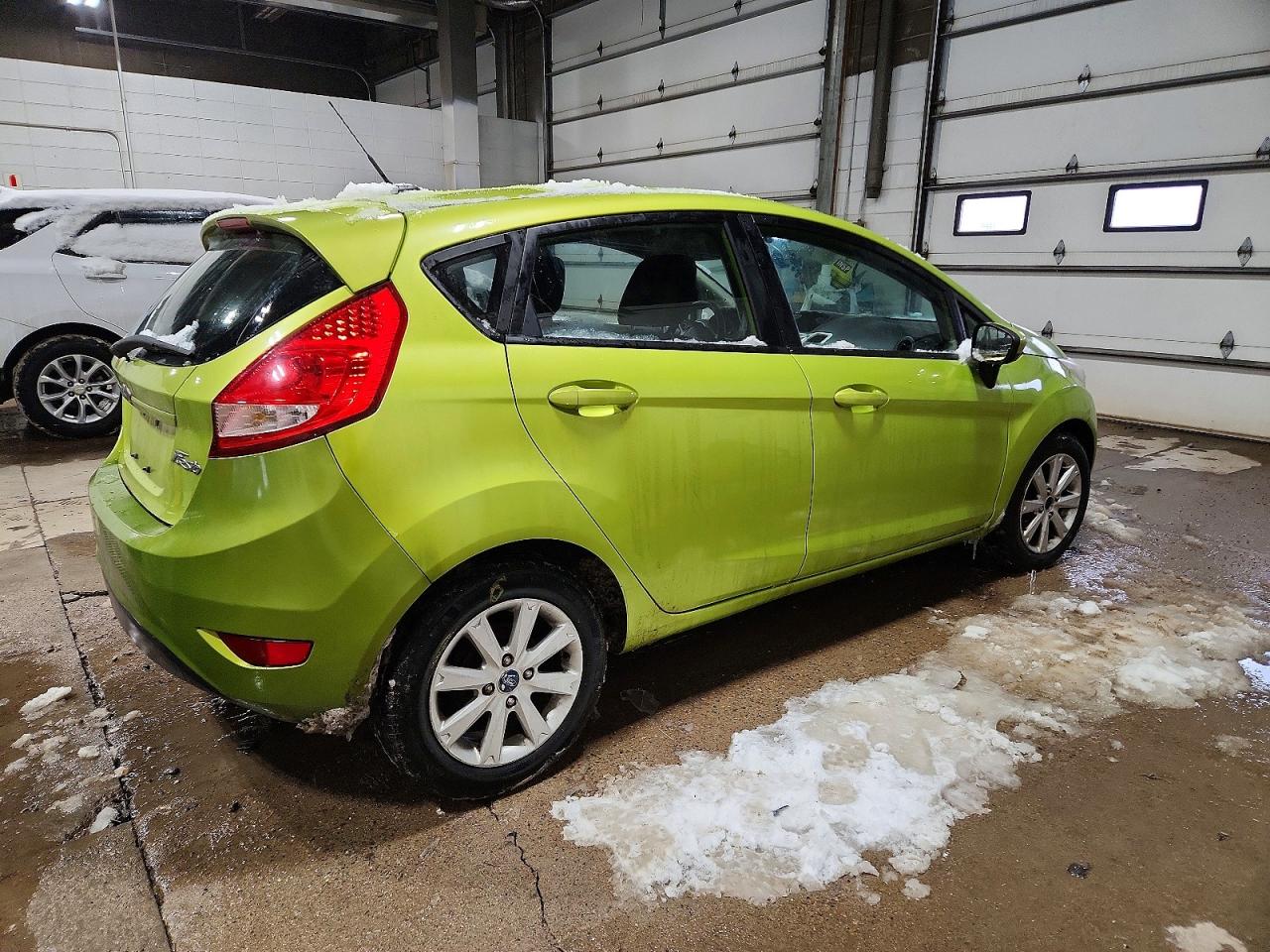 2011 FORD FIESTA SE photo 3